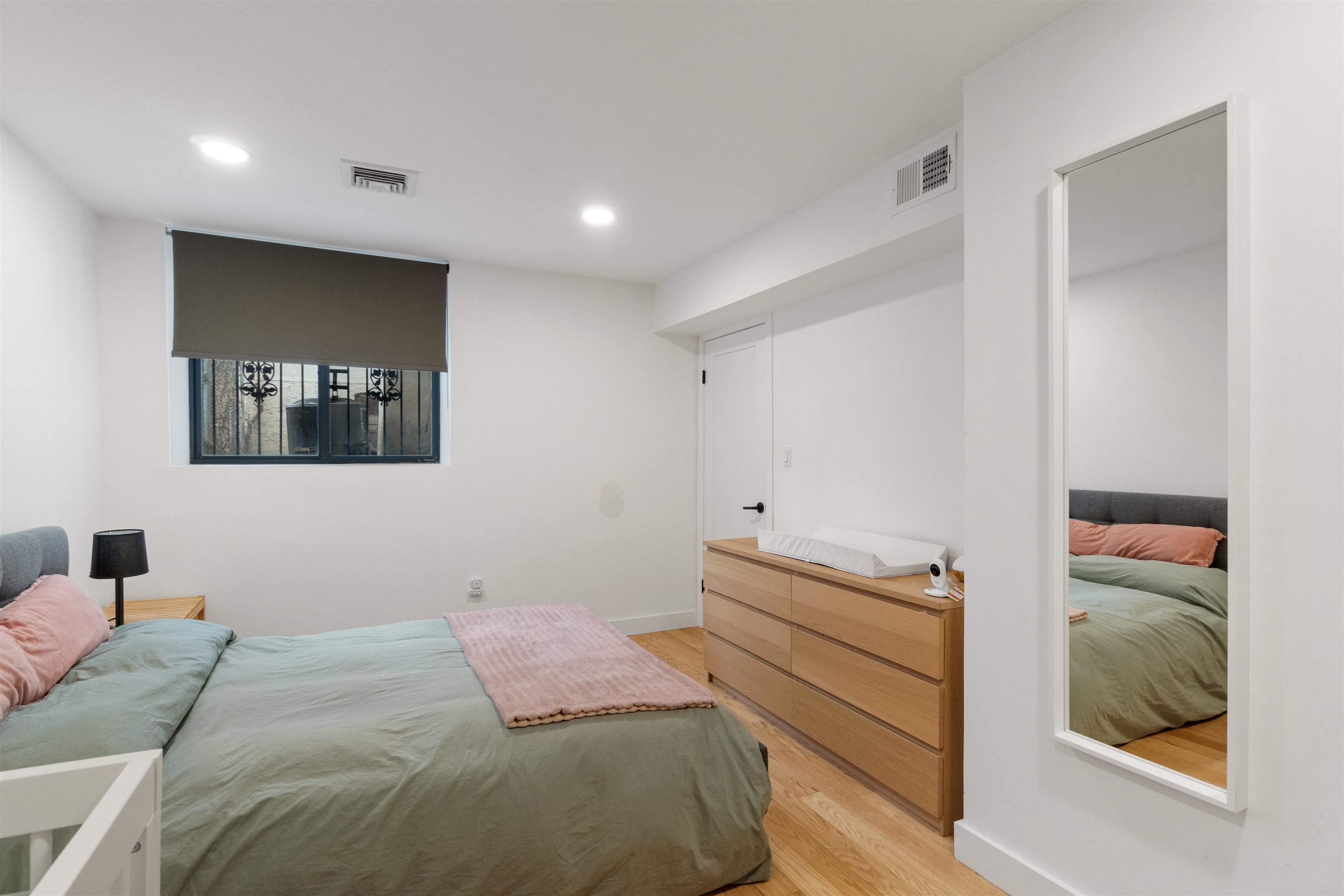 102 OGDEN AVE Unit: 104
