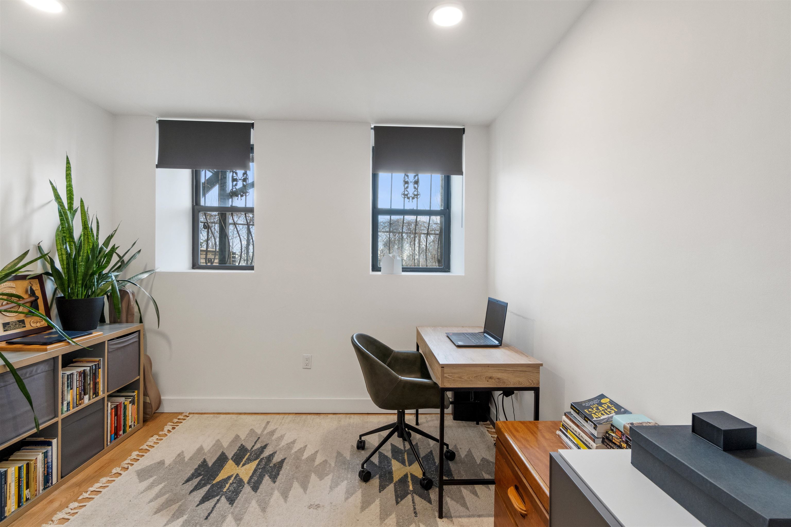 102 OGDEN AVE Unit: 104