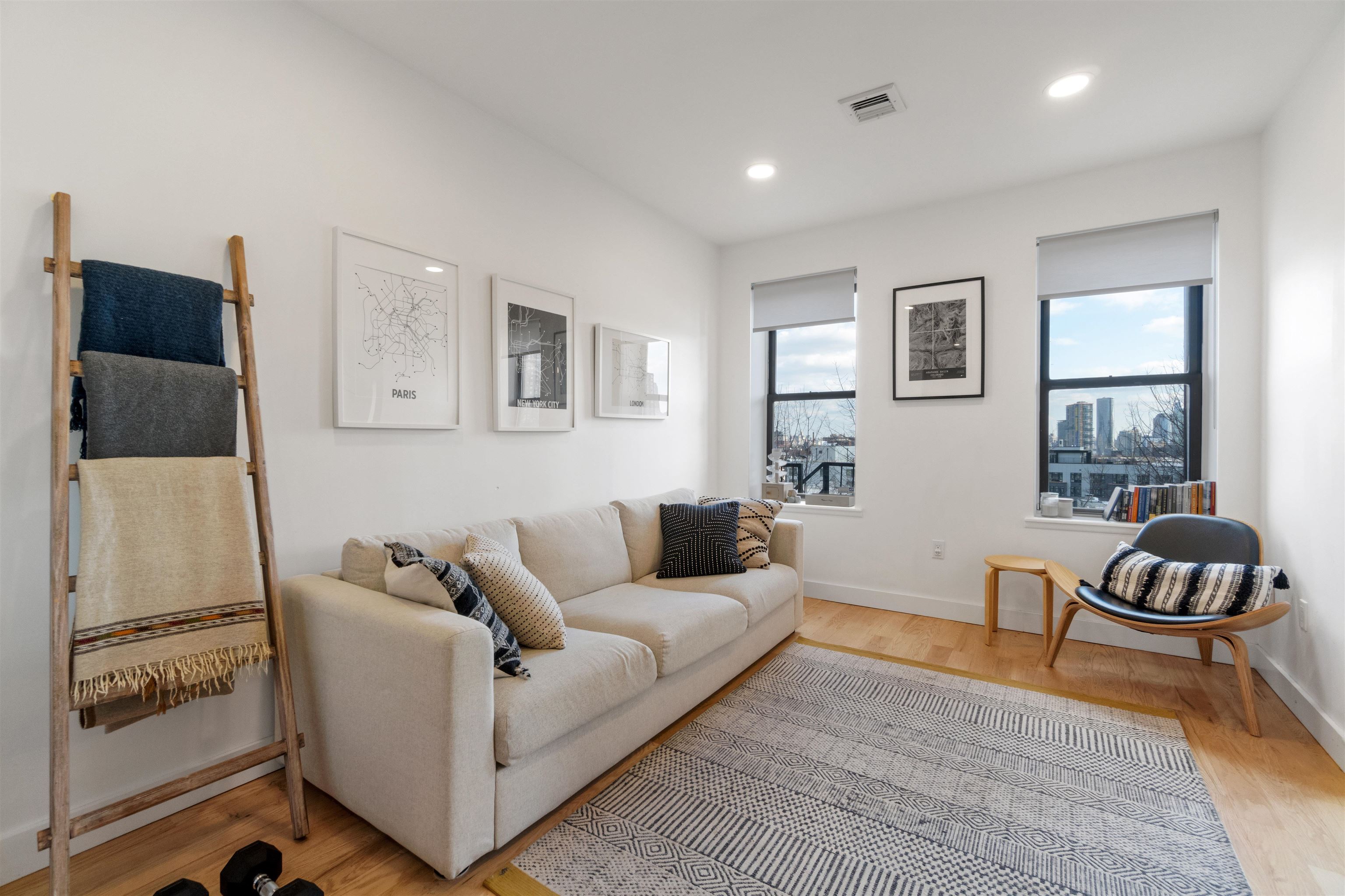 102 OGDEN AVE Unit: 104