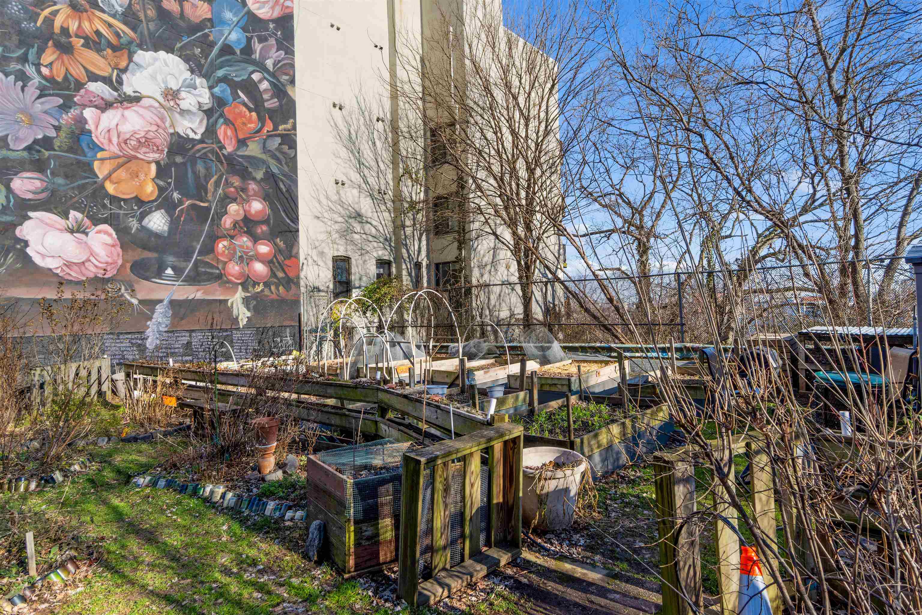 102 OGDEN AVE Unit: 104