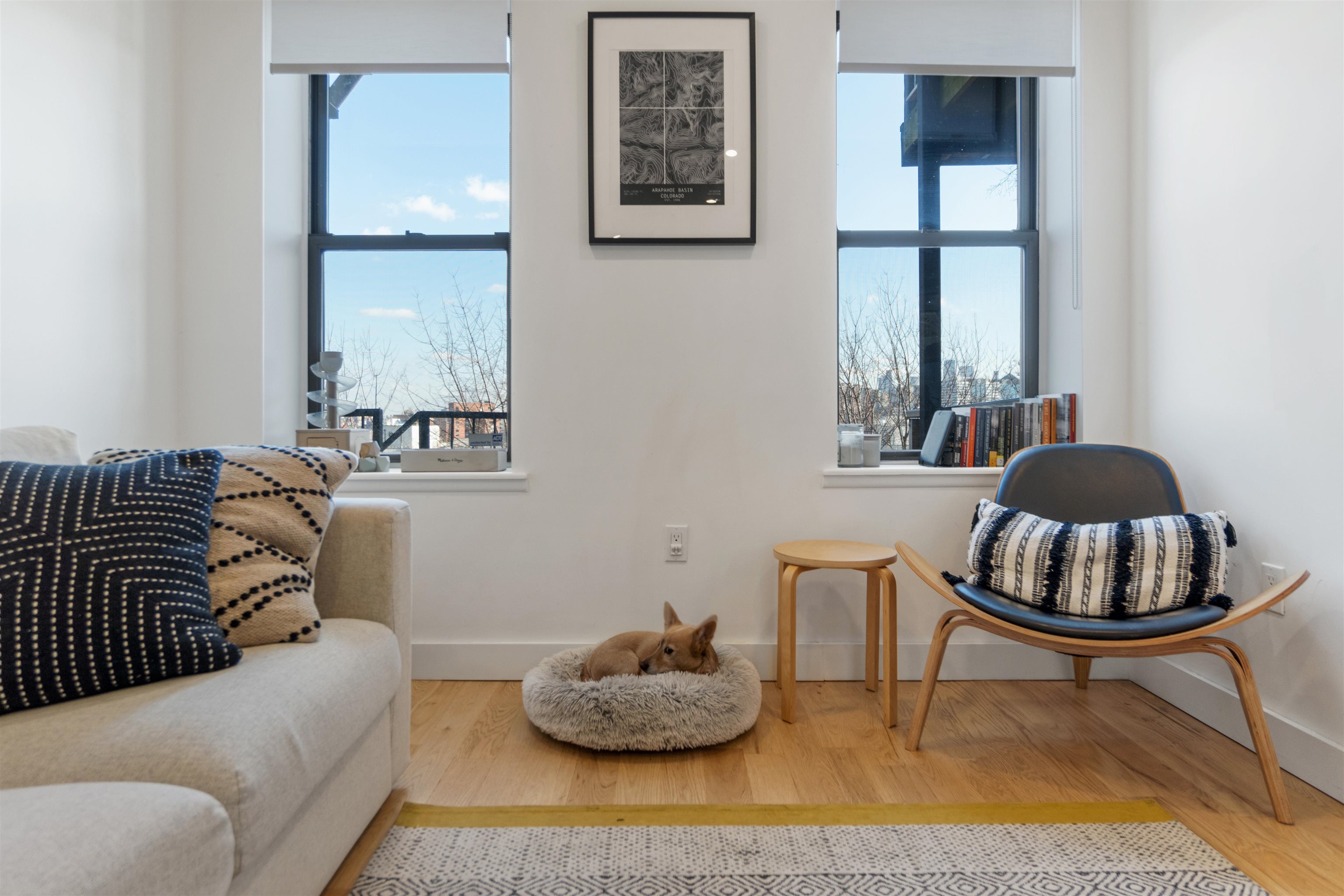 102 OGDEN AVE Unit: 104