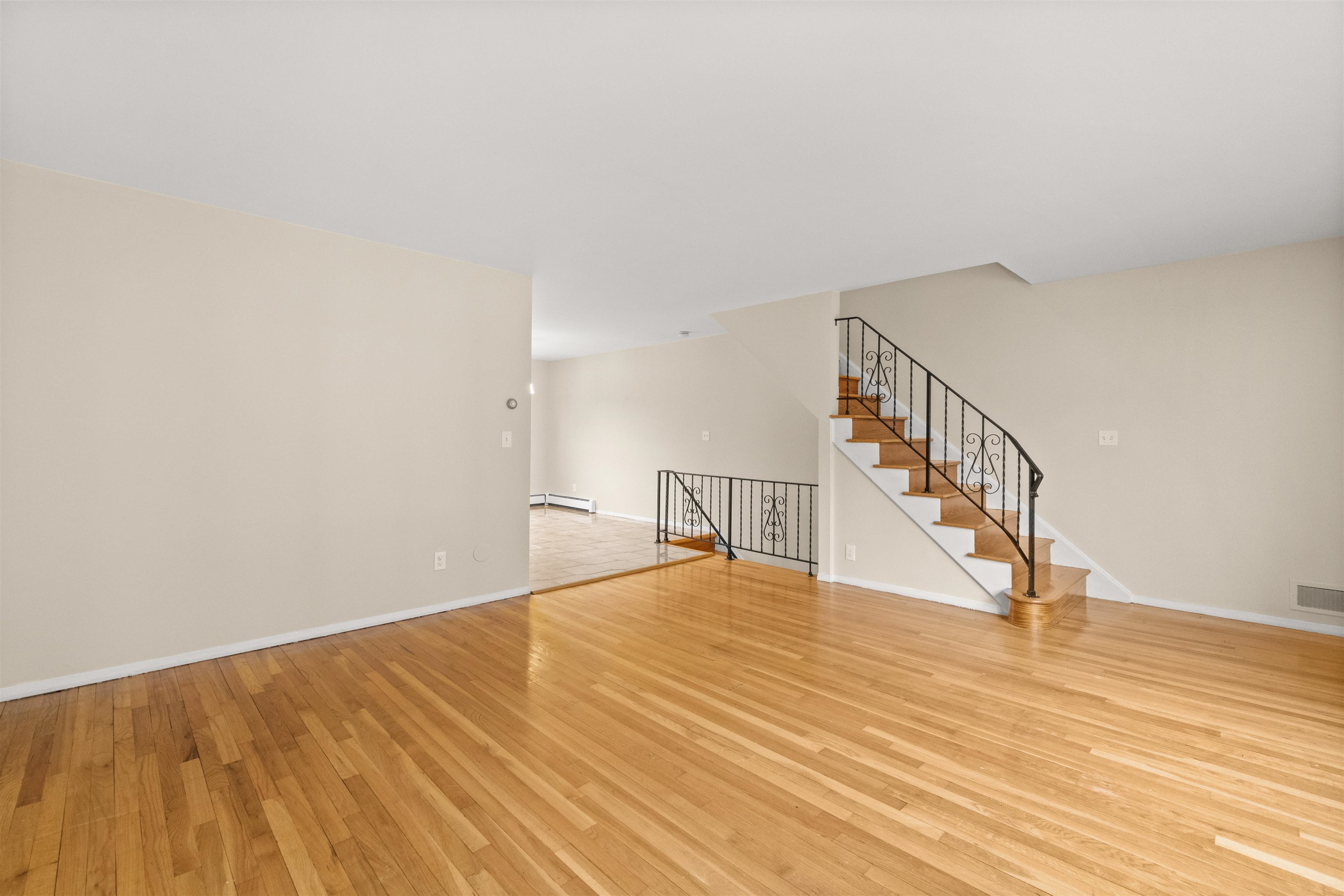 39 WEST 30TH ST Unit: L