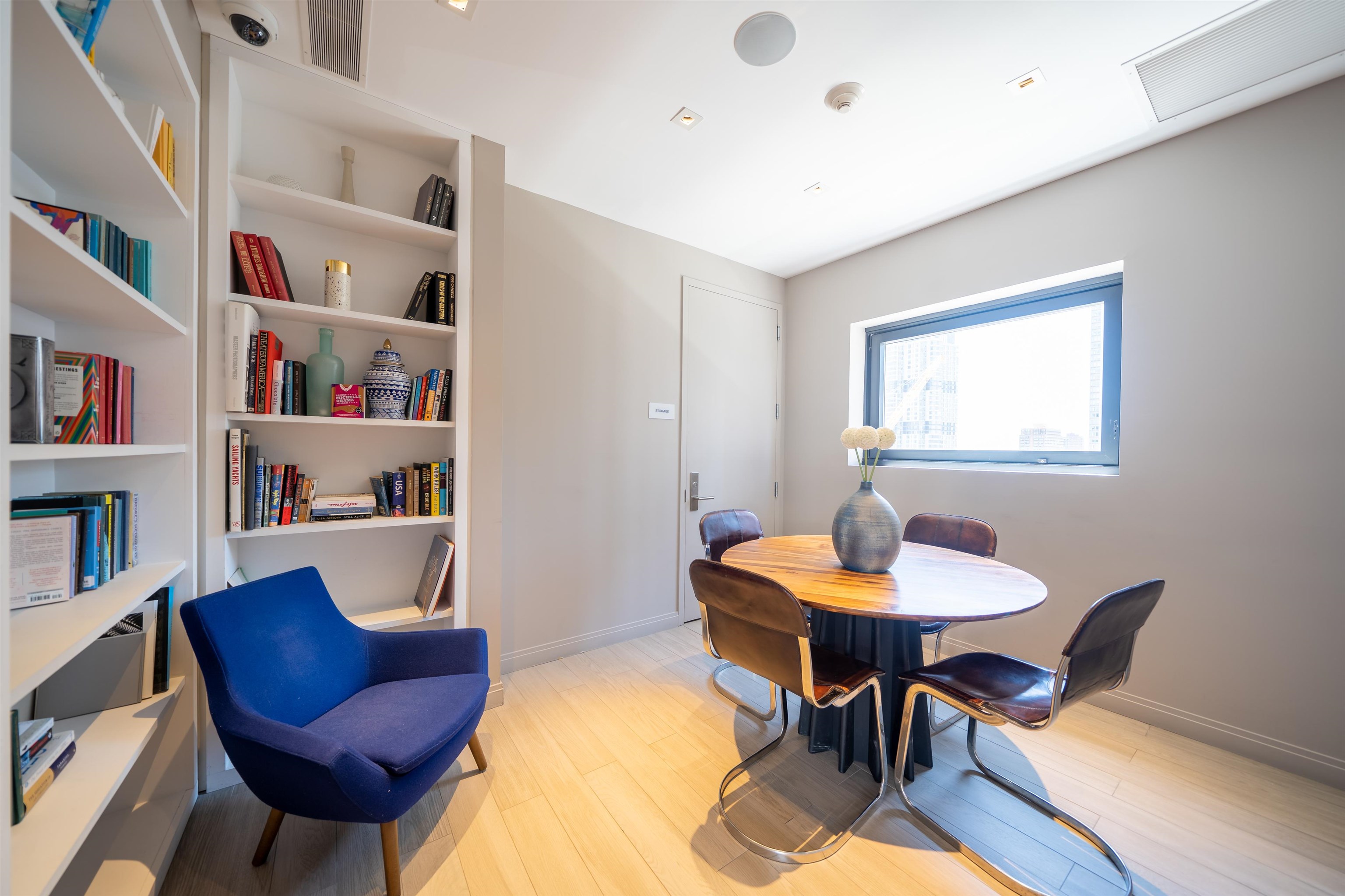 160 1ST ST Unit: 402