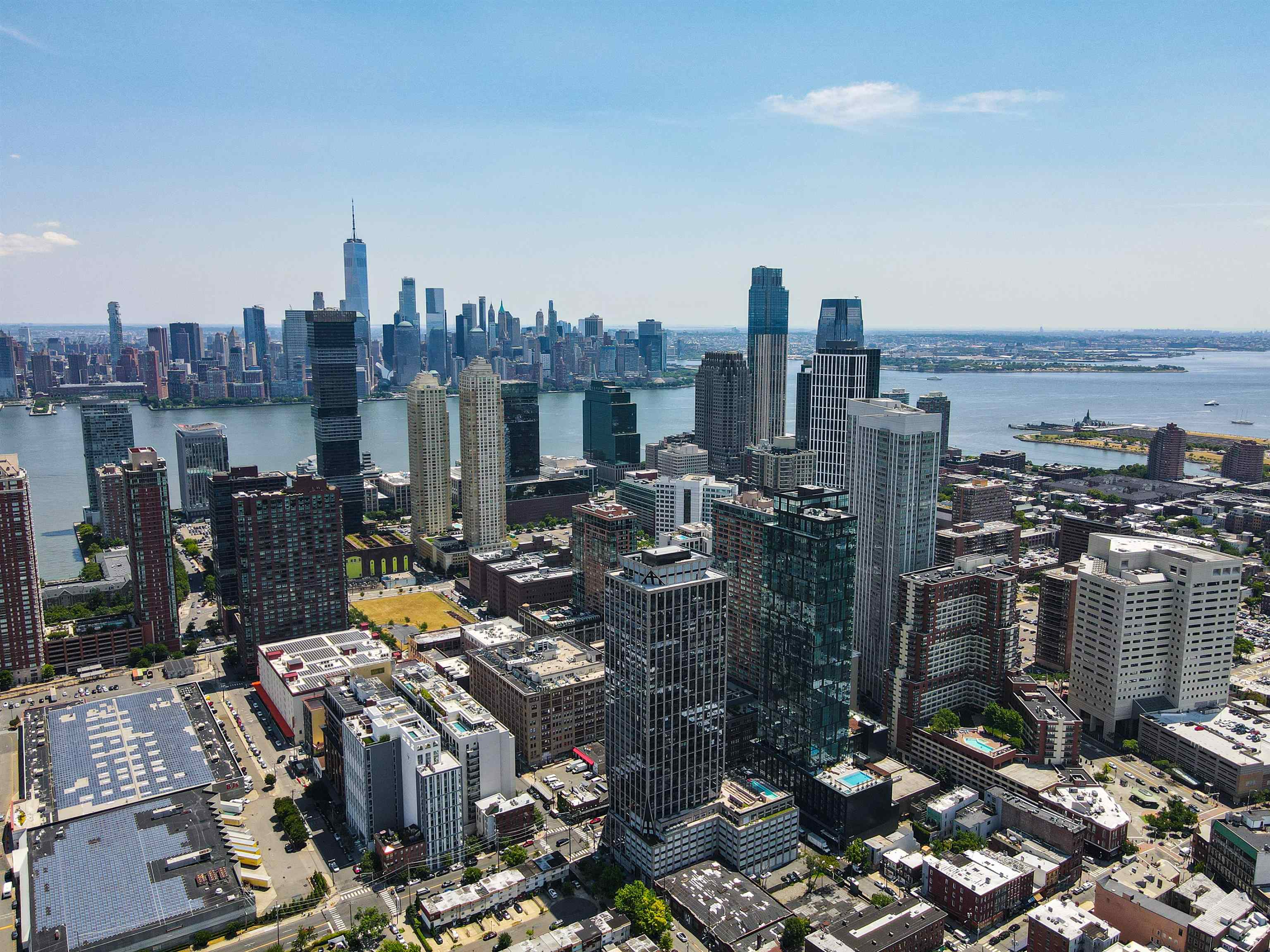 160 1ST ST Unit: 402