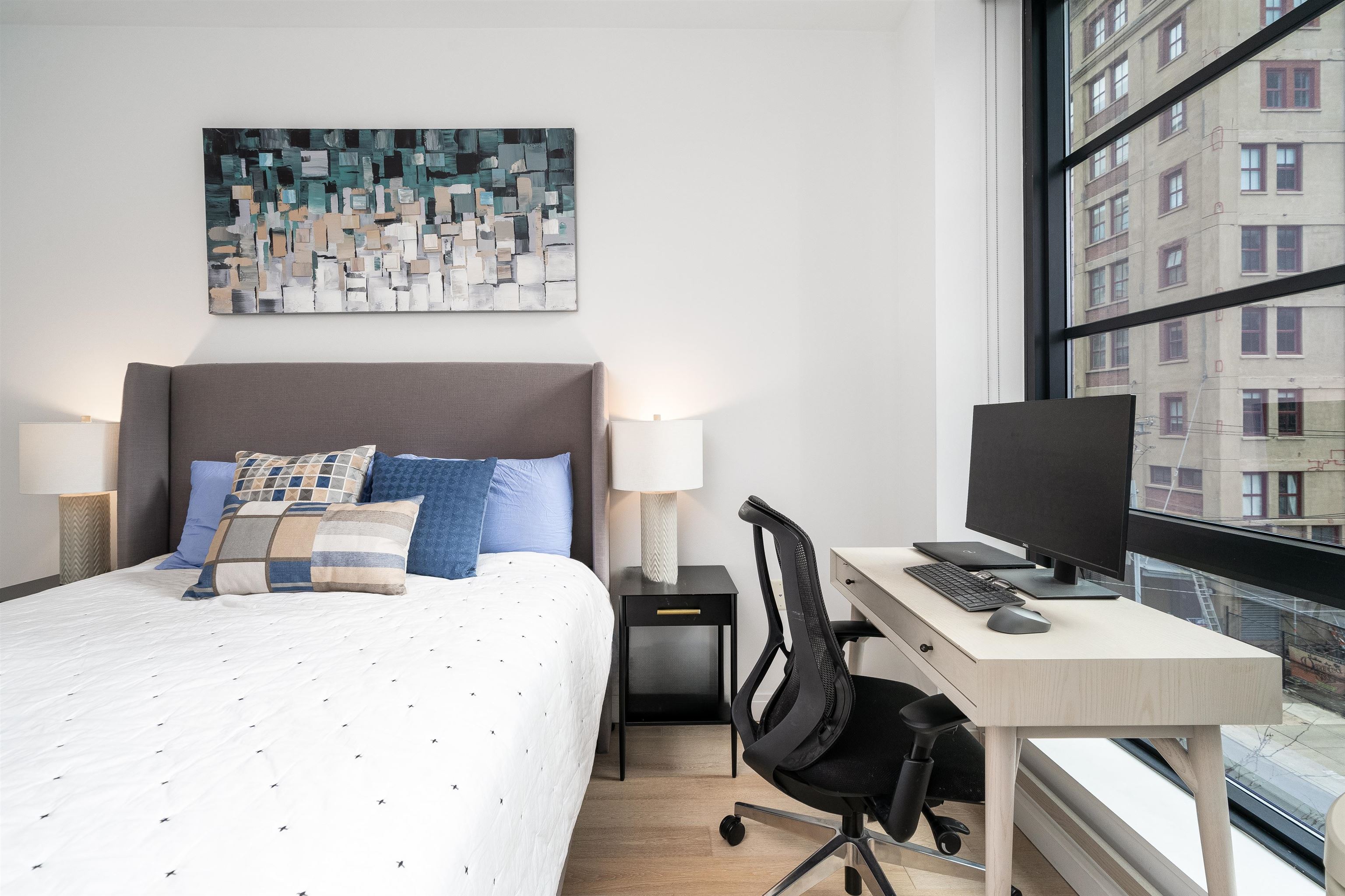 160 1ST ST Unit: 402