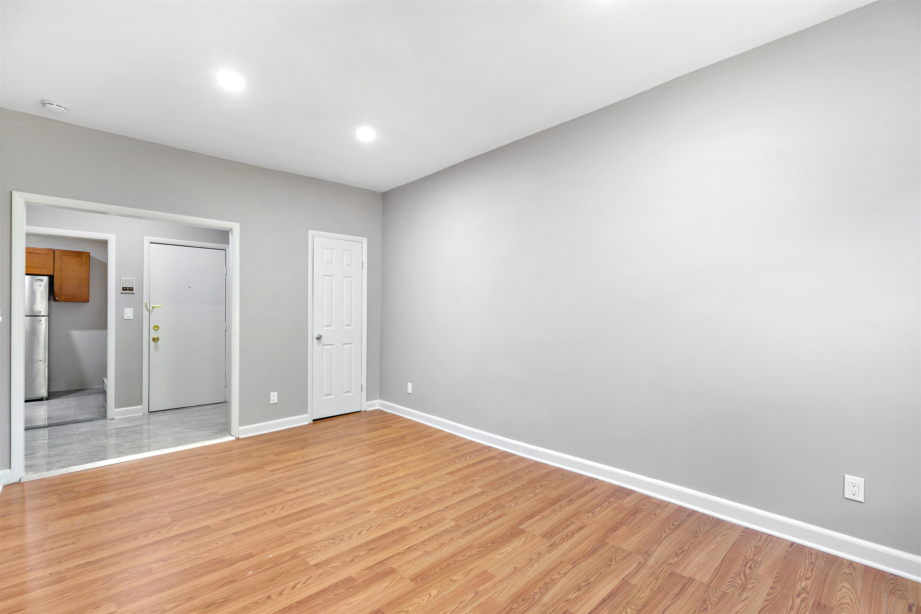 248 CLENDENNY AVE Unit: 4
