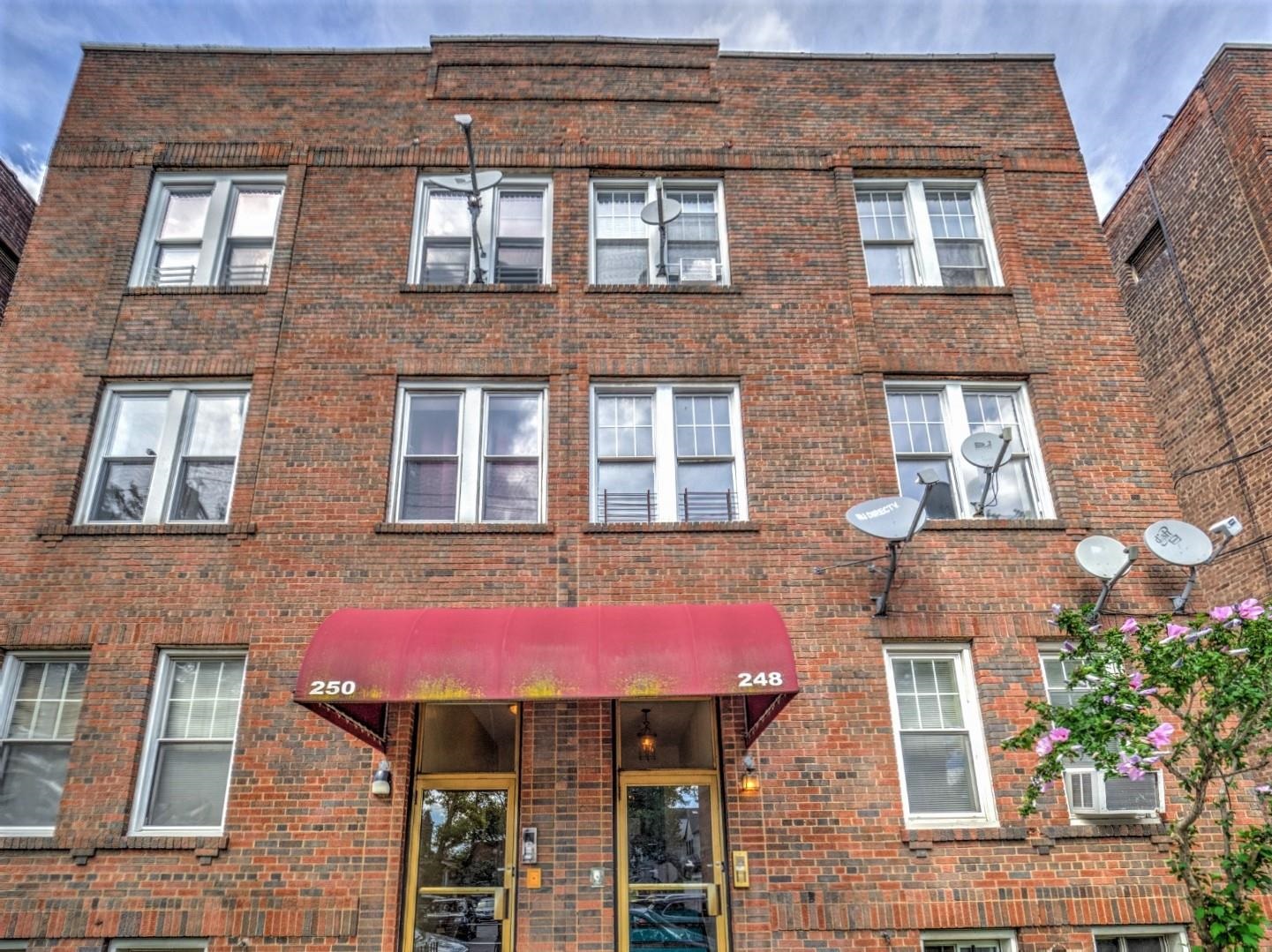 248 CLENDENNY AVE Unit: 4