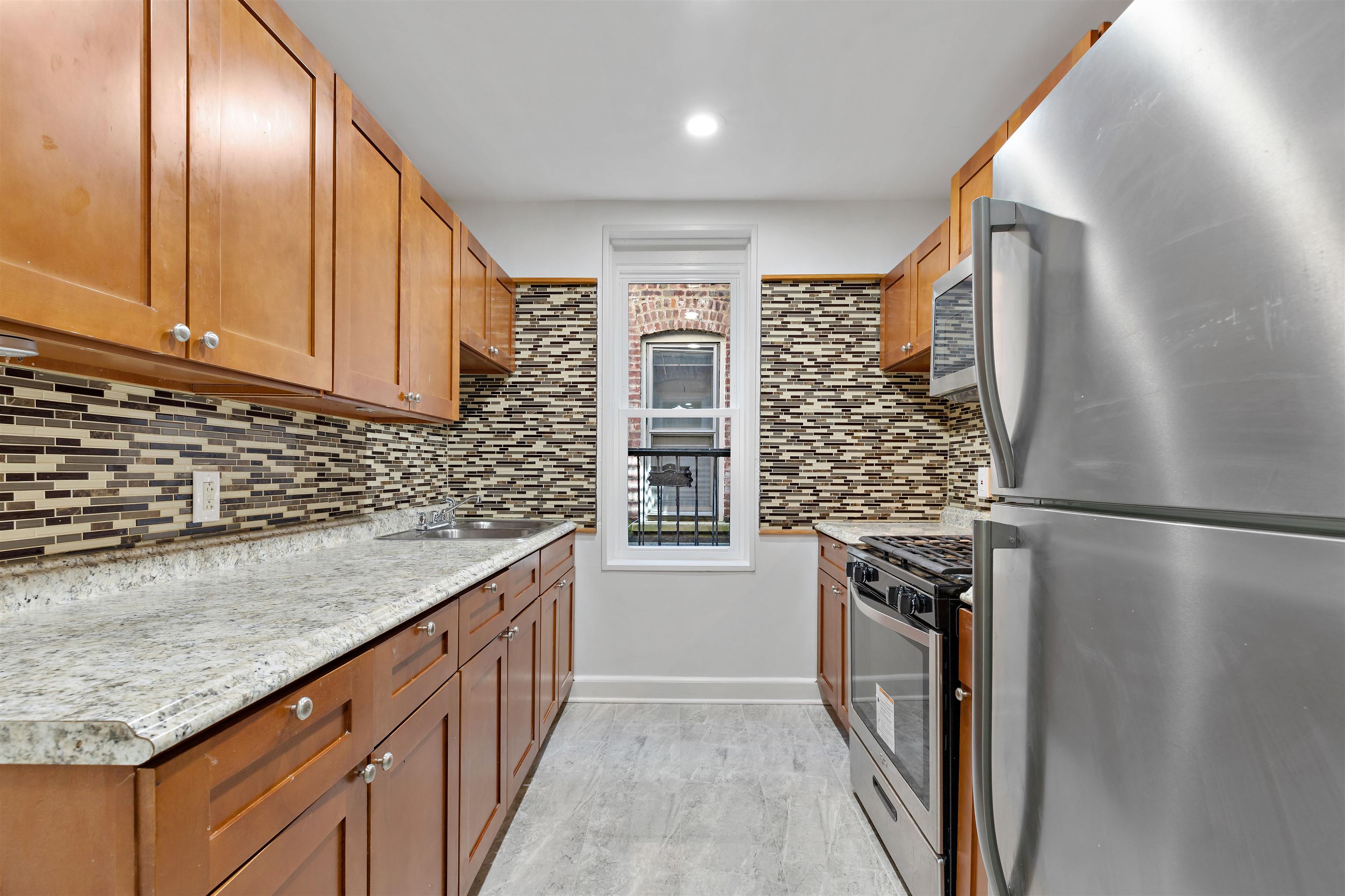 248 CLENDENNY AVE Unit: 4
