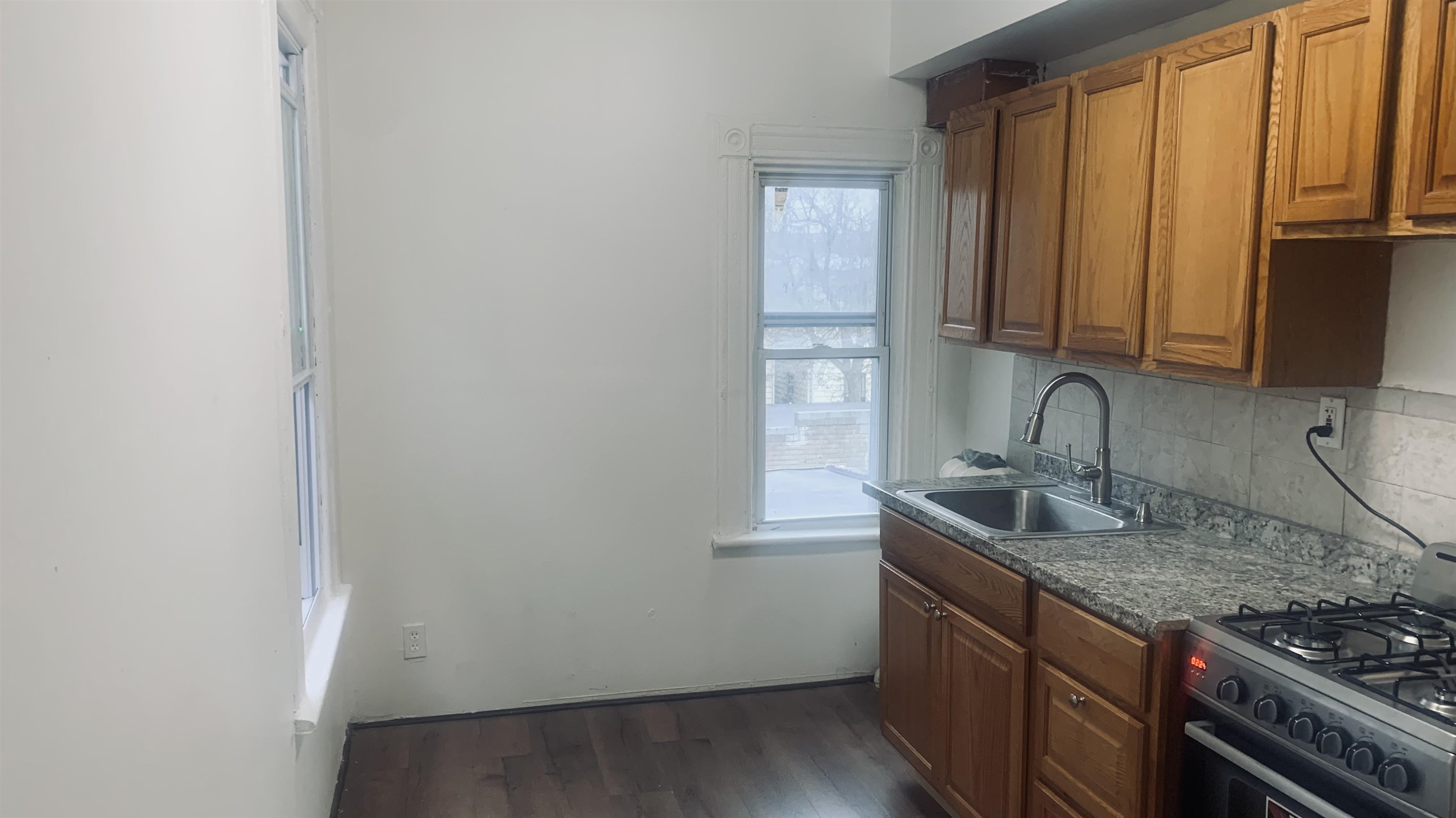 23 WILLIAMS AVE Unit: 2
