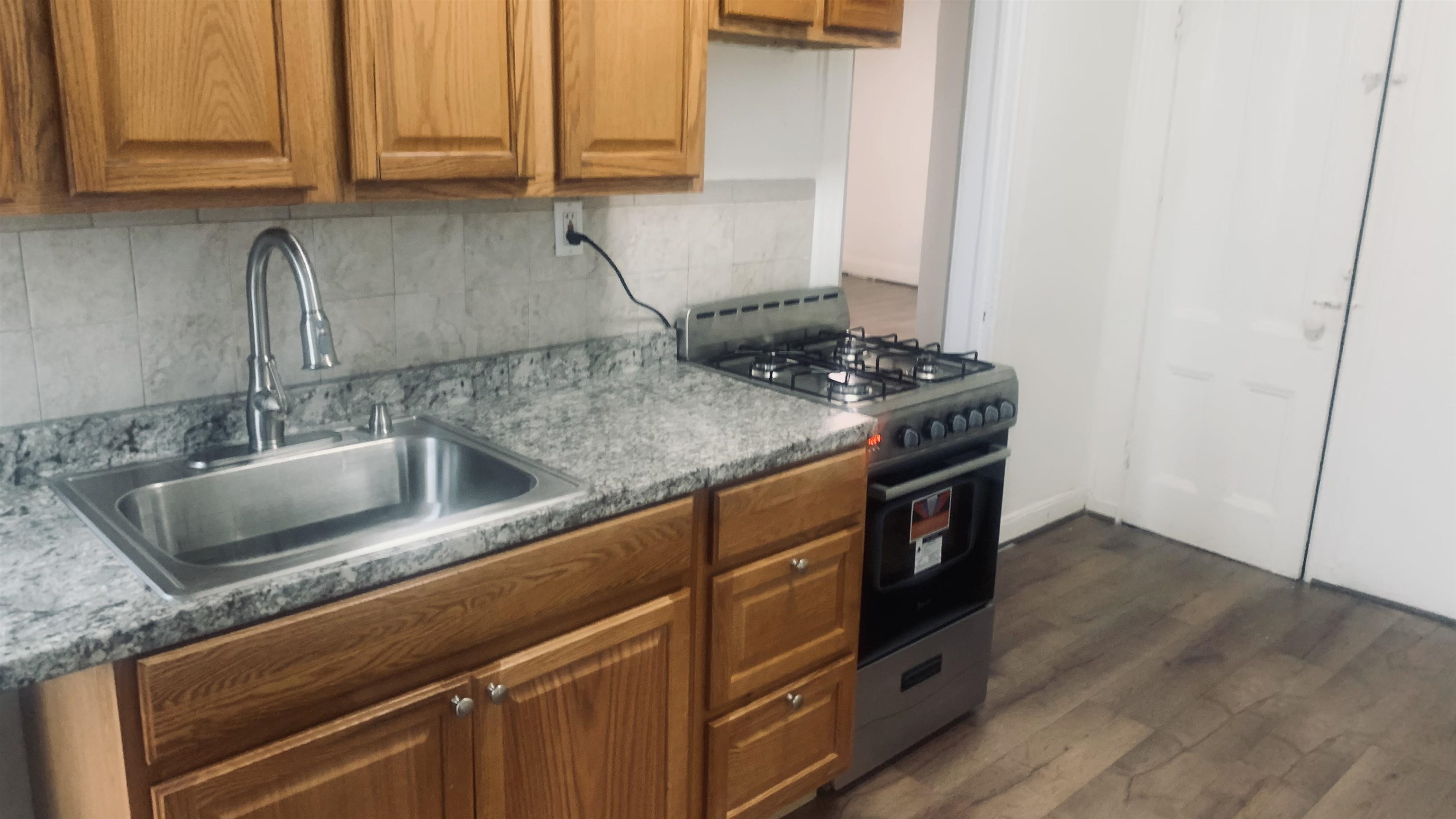 23 WILLIAMS AVE Unit: 2