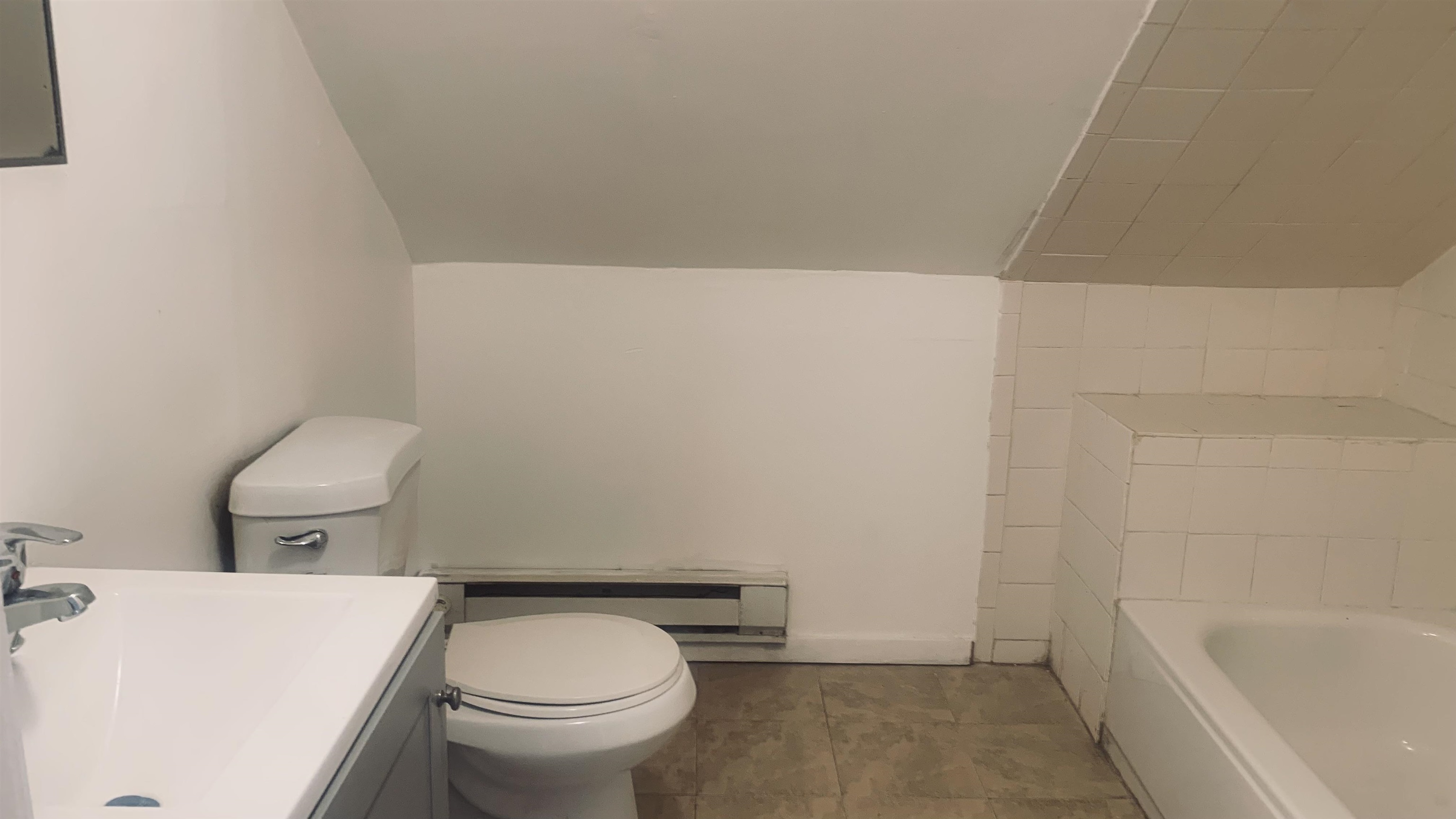 23 WILLIAMS AVE Unit: 2