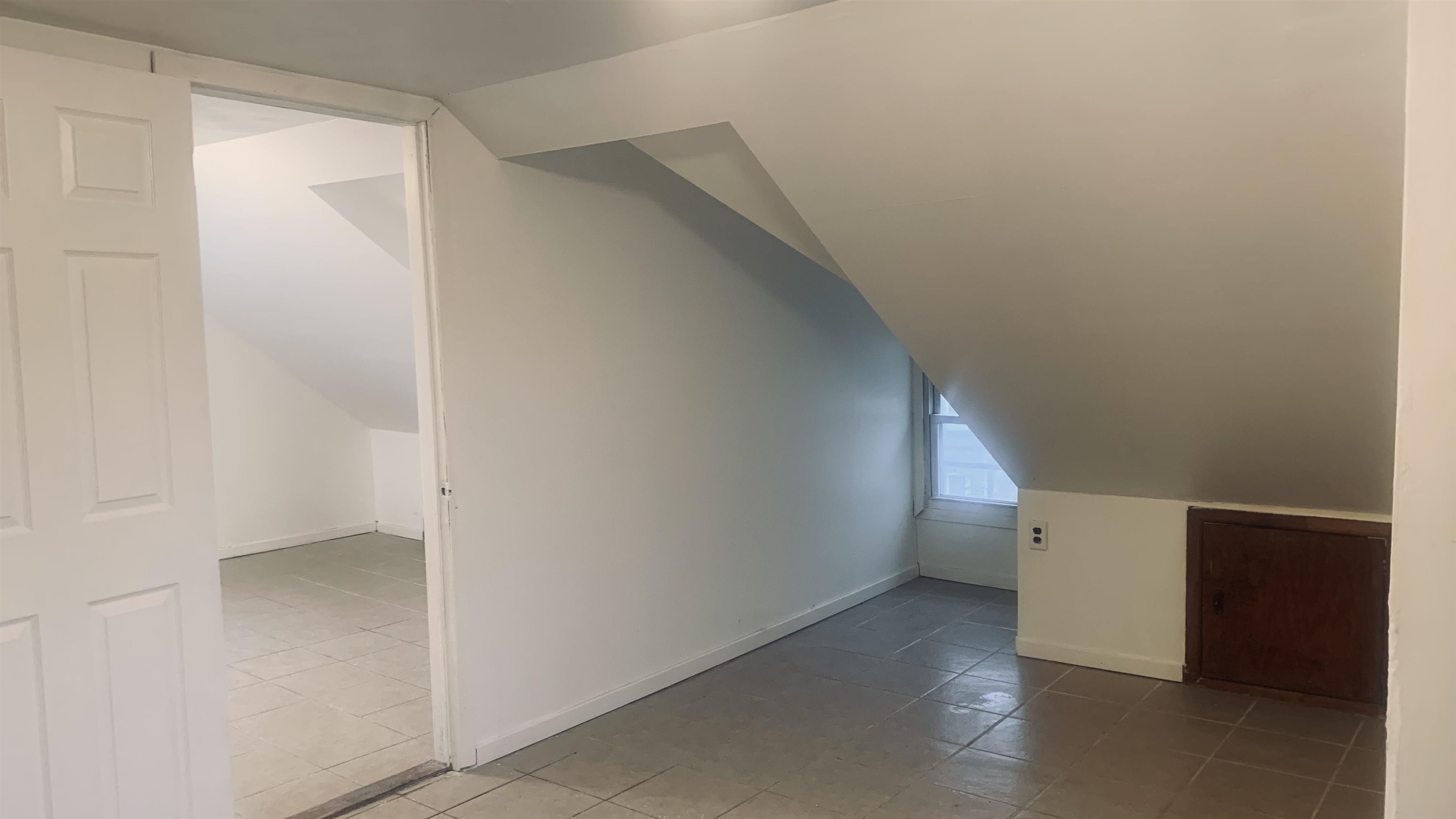 23 WILLIAMS AVE Unit: 2