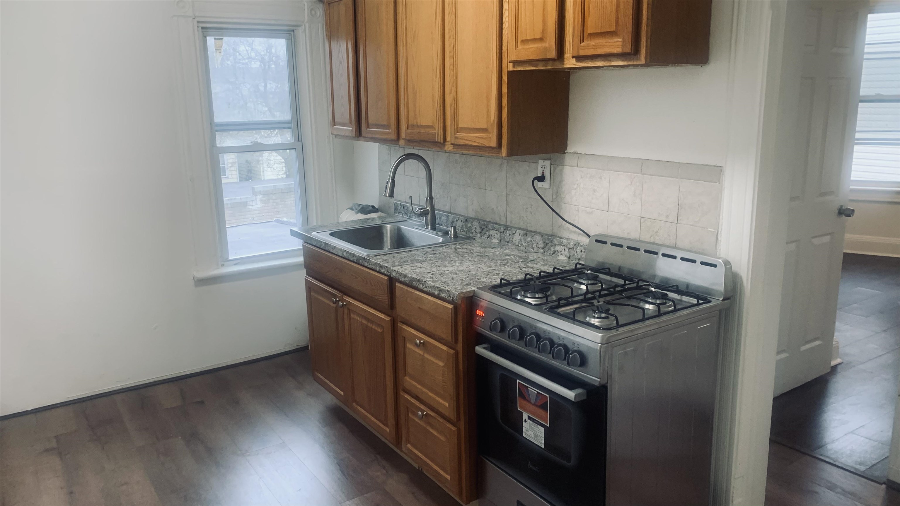 23 WILLIAMS AVE Unit: 2