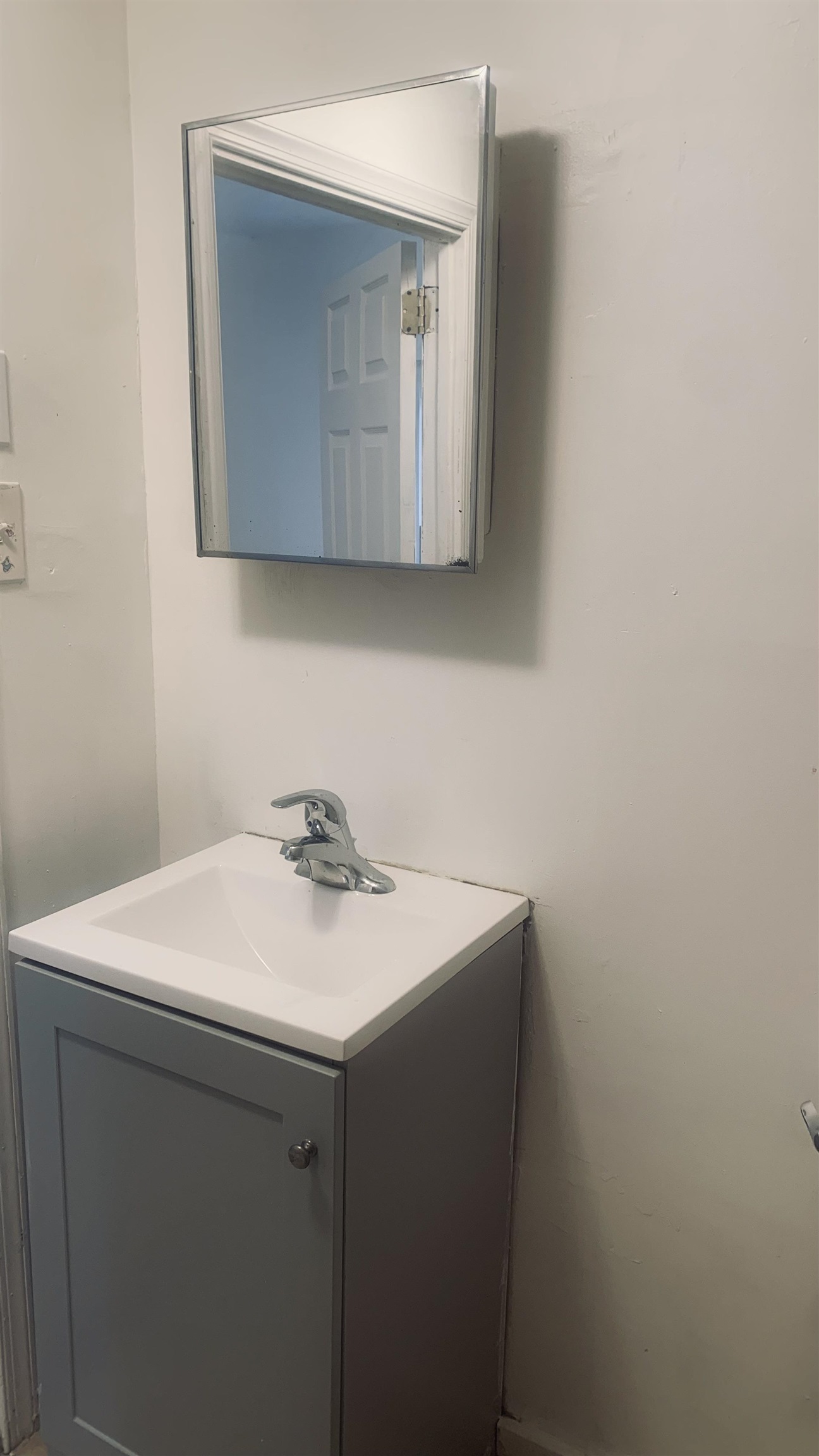 23 WILLIAMS AVE Unit: 2