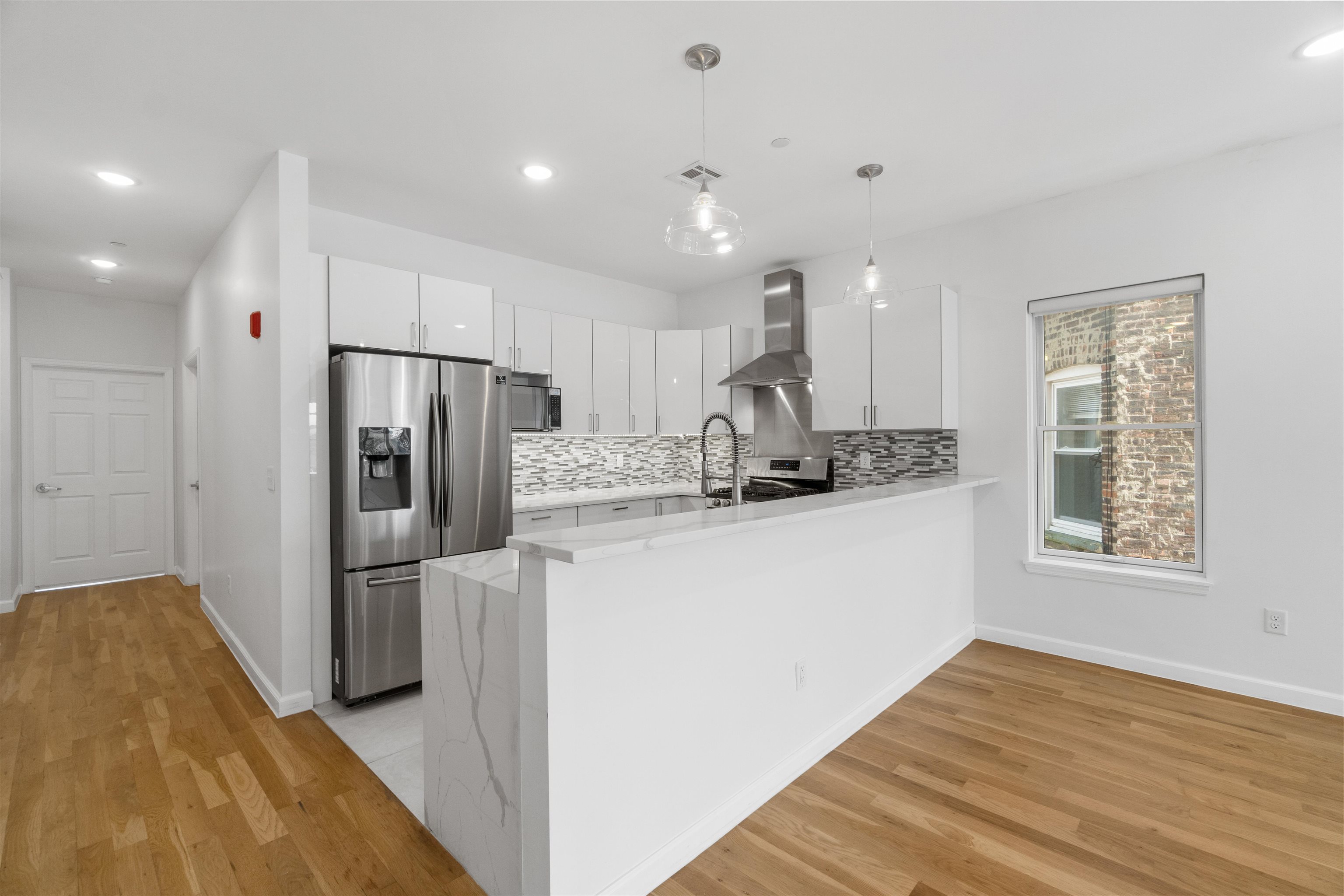 936 PAVONIA AVE Unit: 2B
