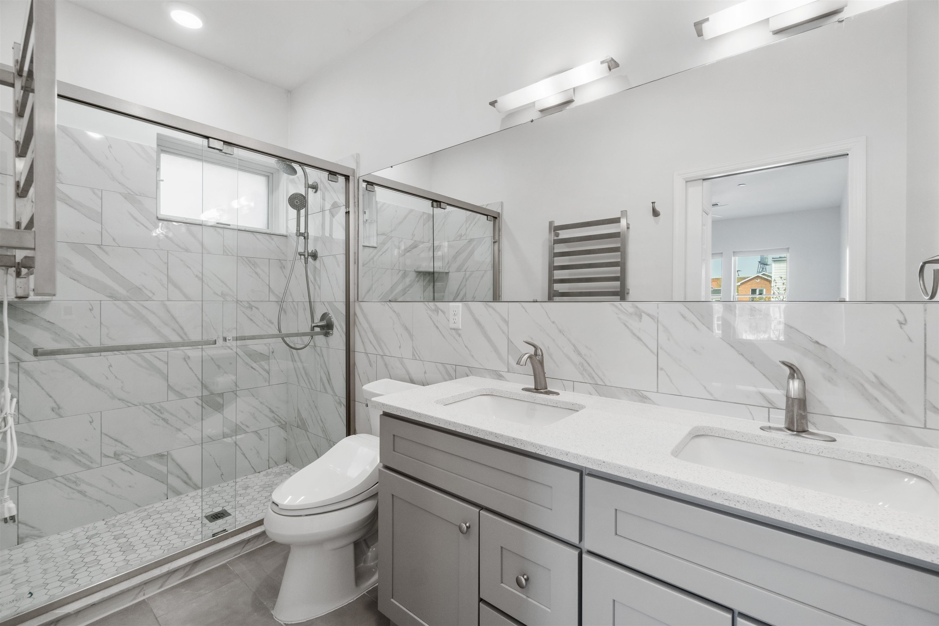936 PAVONIA AVE Unit: 2B