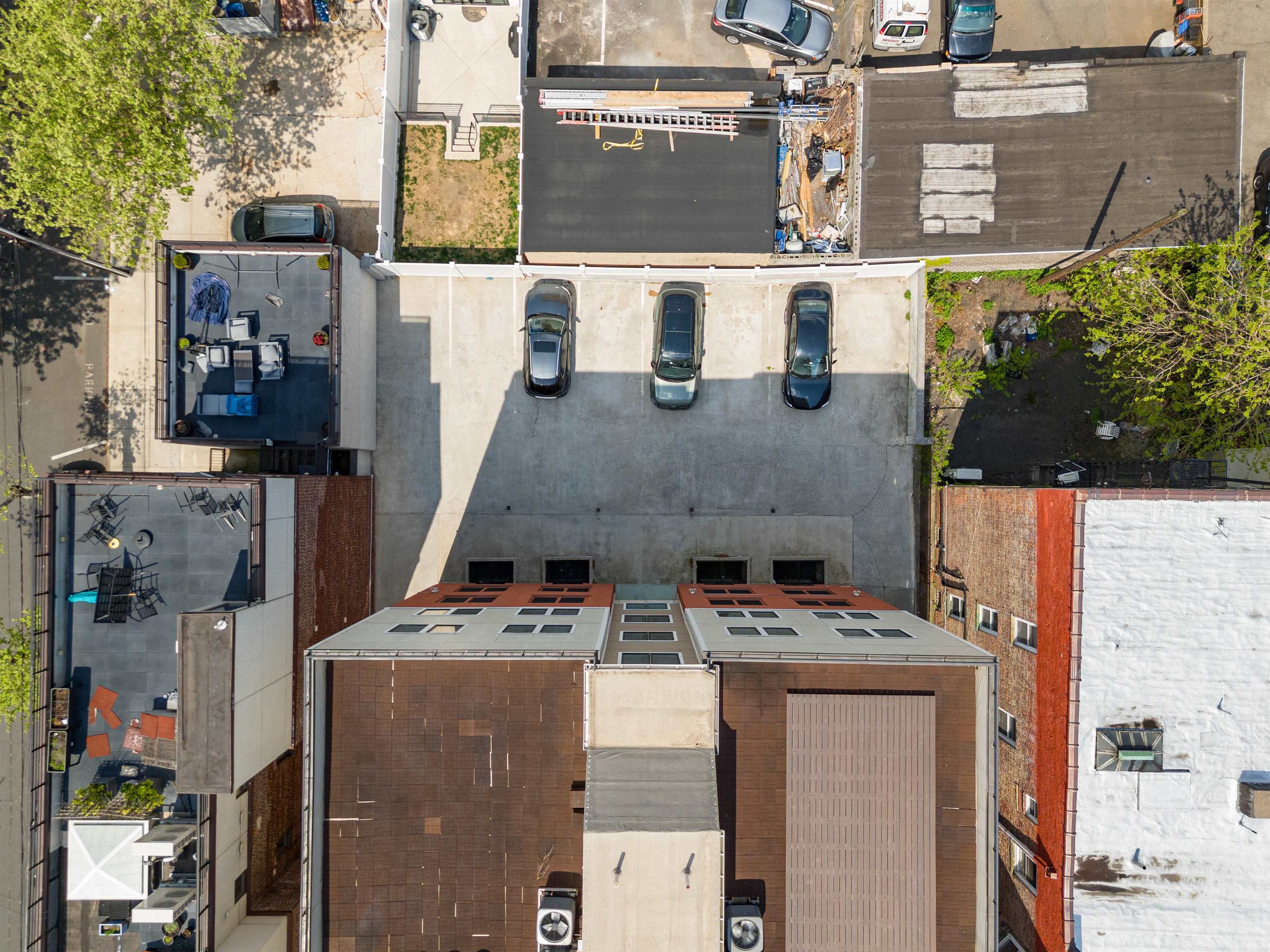 936 PAVONIA AVE Unit: 2B
