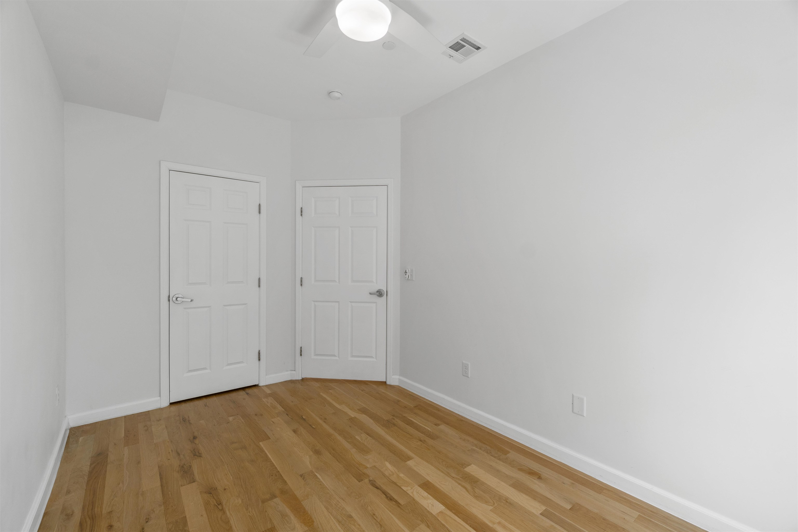 936 PAVONIA AVE Unit: 2B