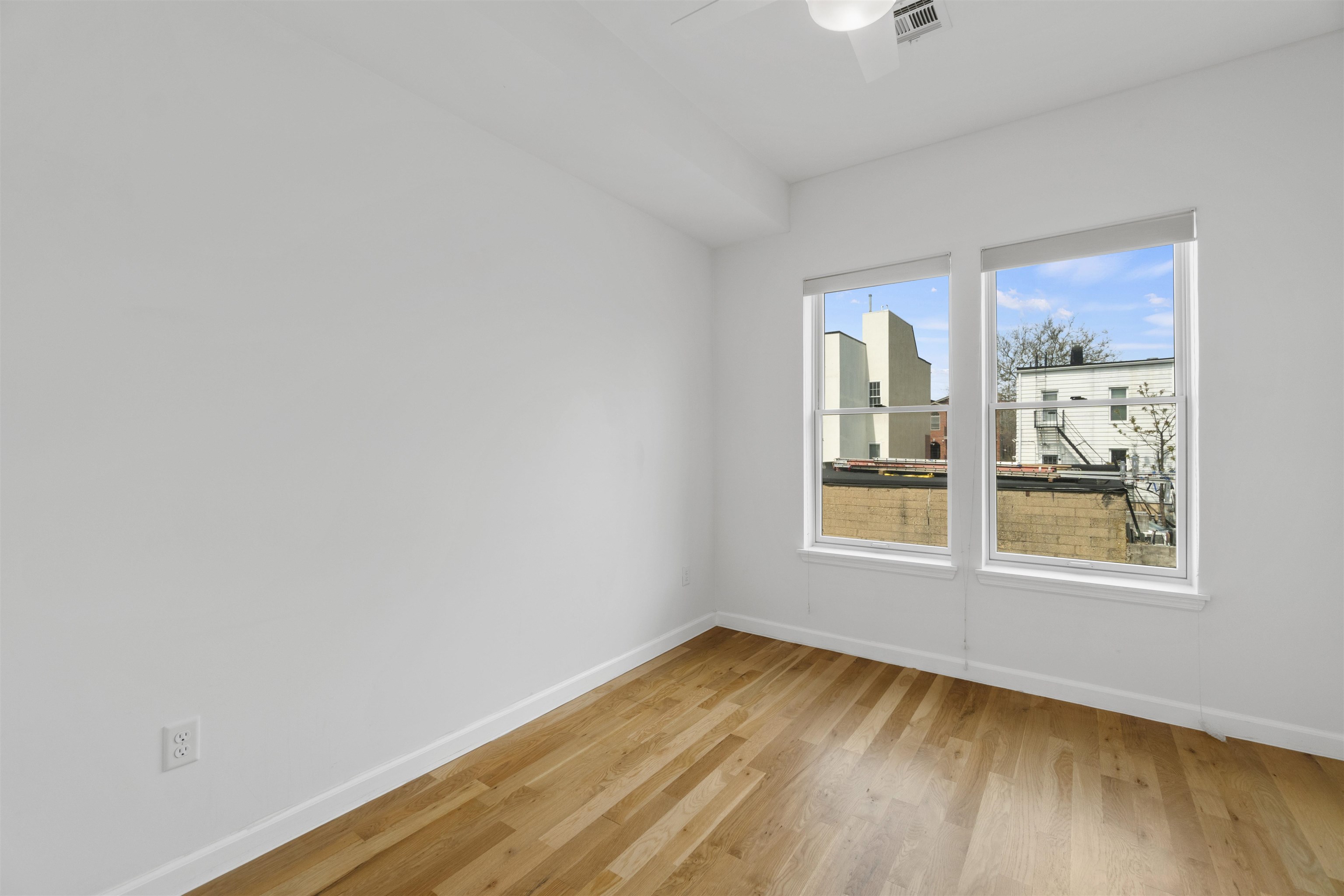 936 PAVONIA AVE Unit: 2B