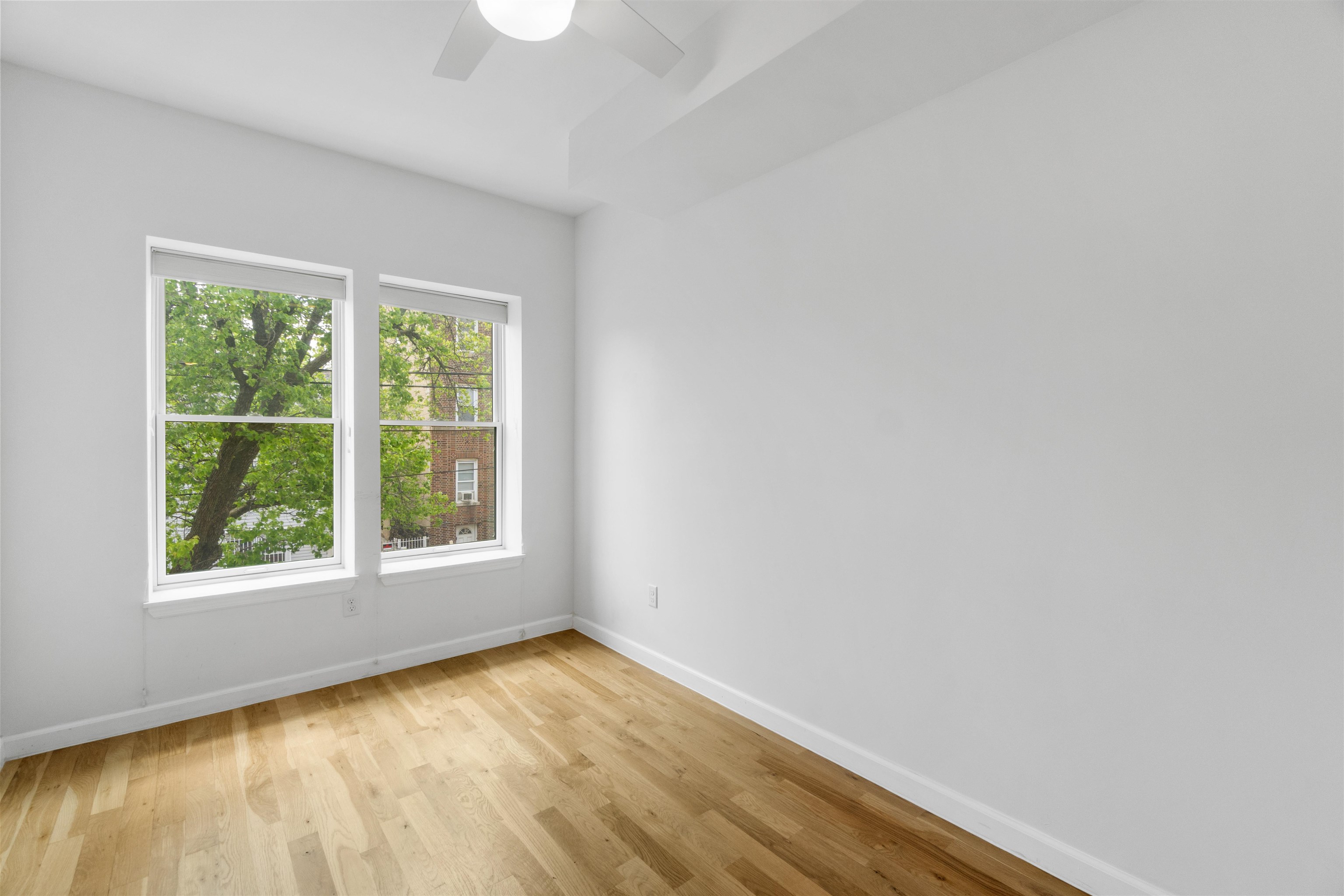 936 PAVONIA AVE Unit: 2B