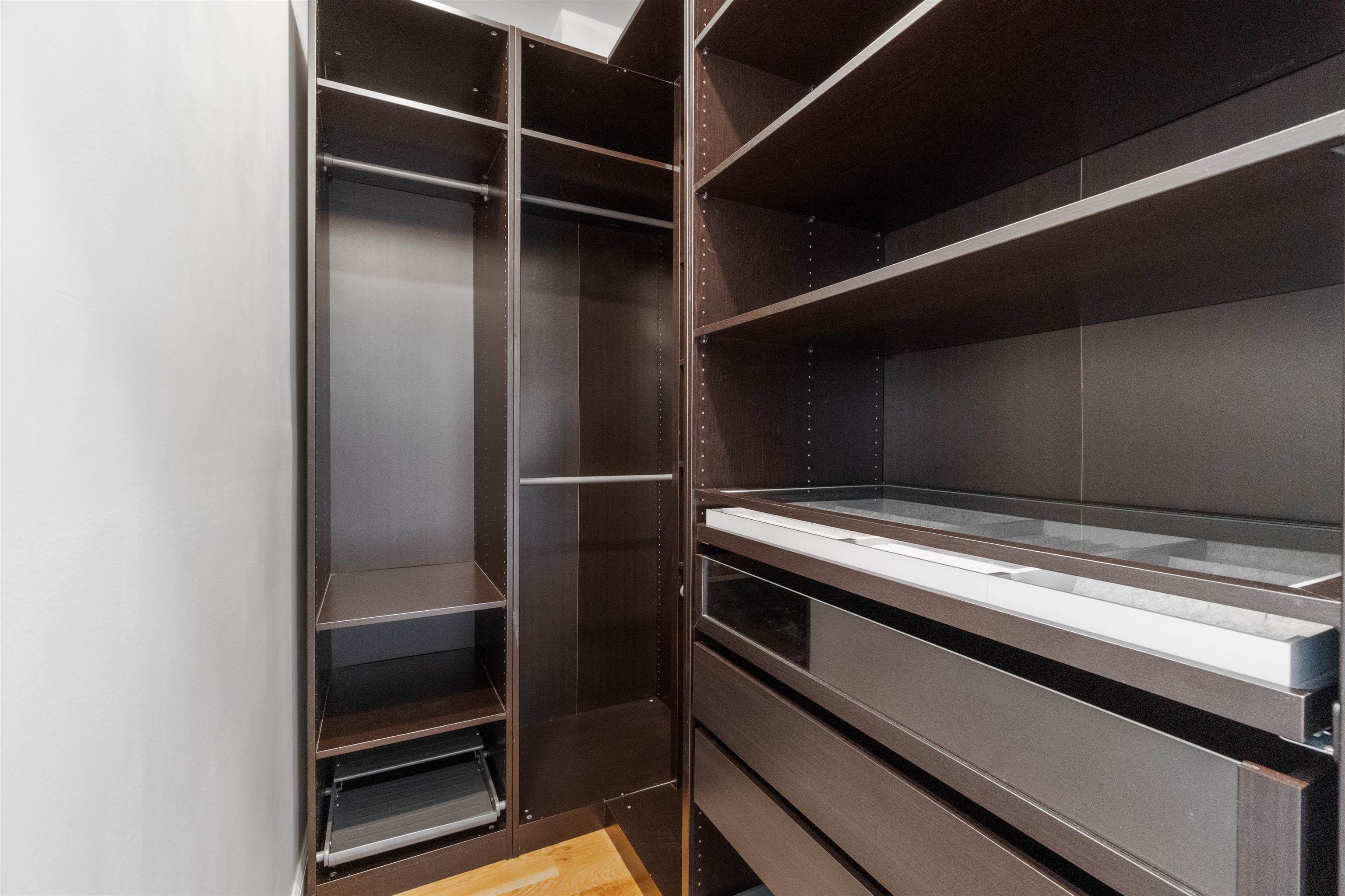 936 PAVONIA AVE Unit: 2B