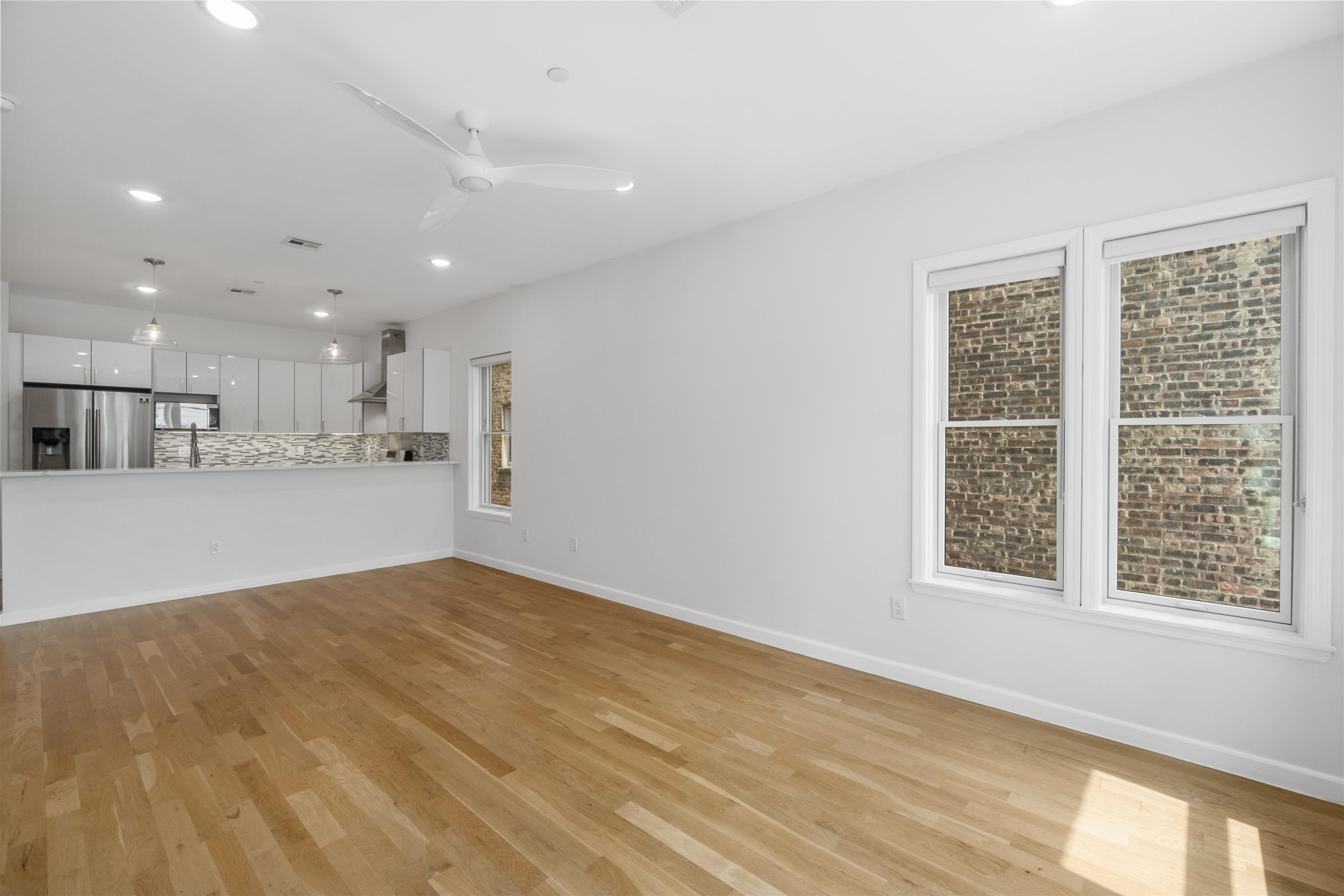 936 PAVONIA AVE Unit: 2B