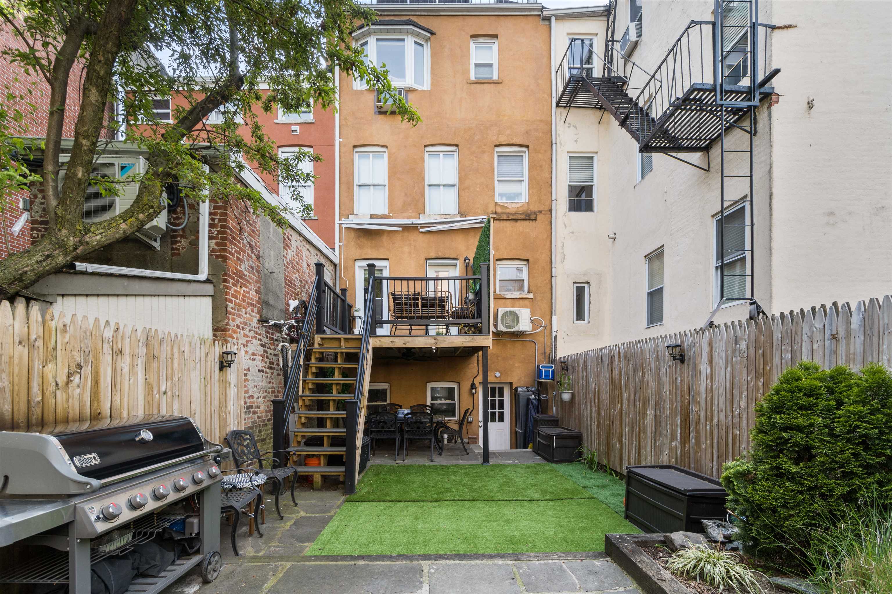 106 1/2 ERIE ST