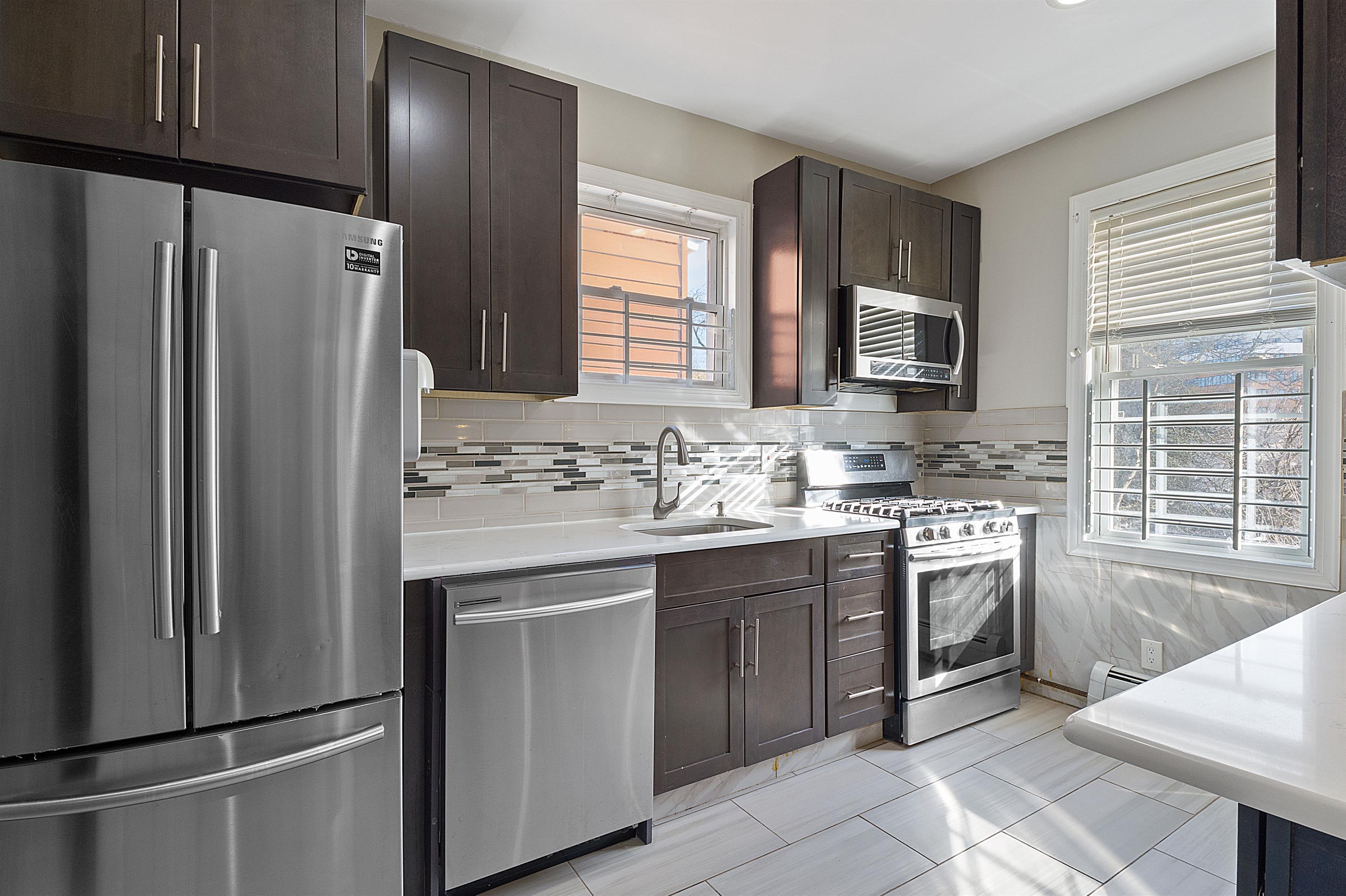 21 HOWARD PL Unit: 2