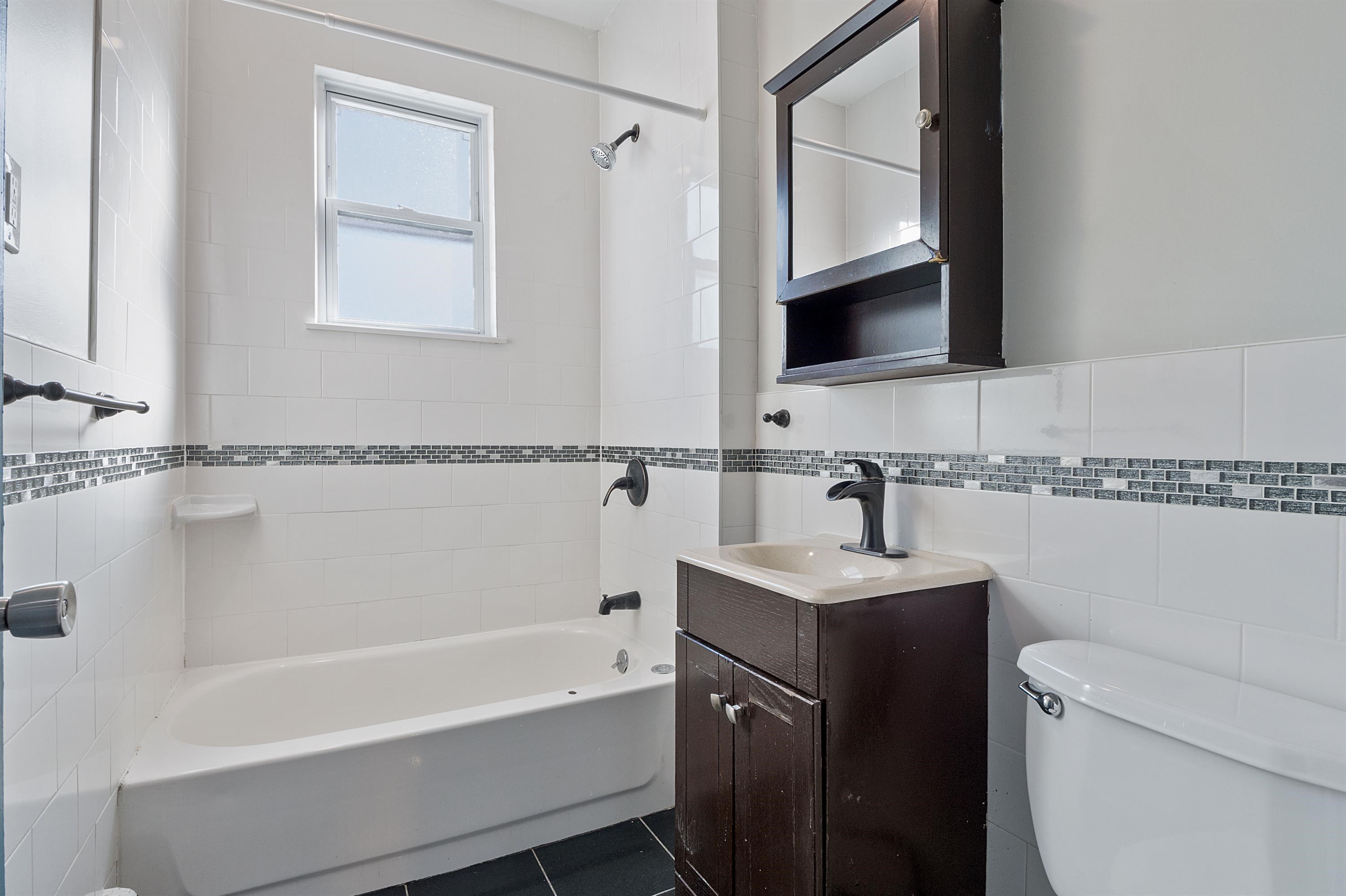 21 HOWARD PL Unit: 2