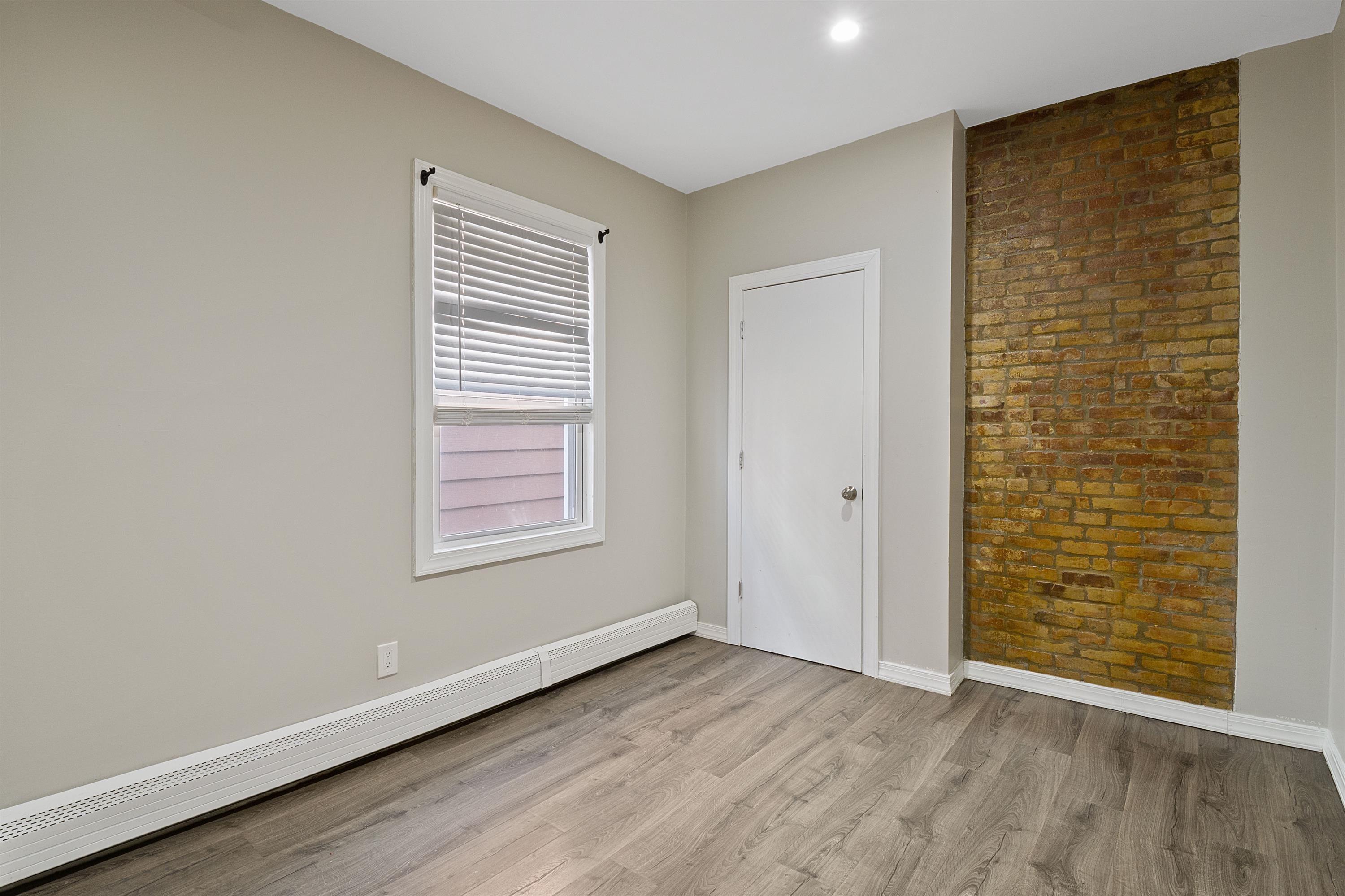21 HOWARD PL Unit: 2