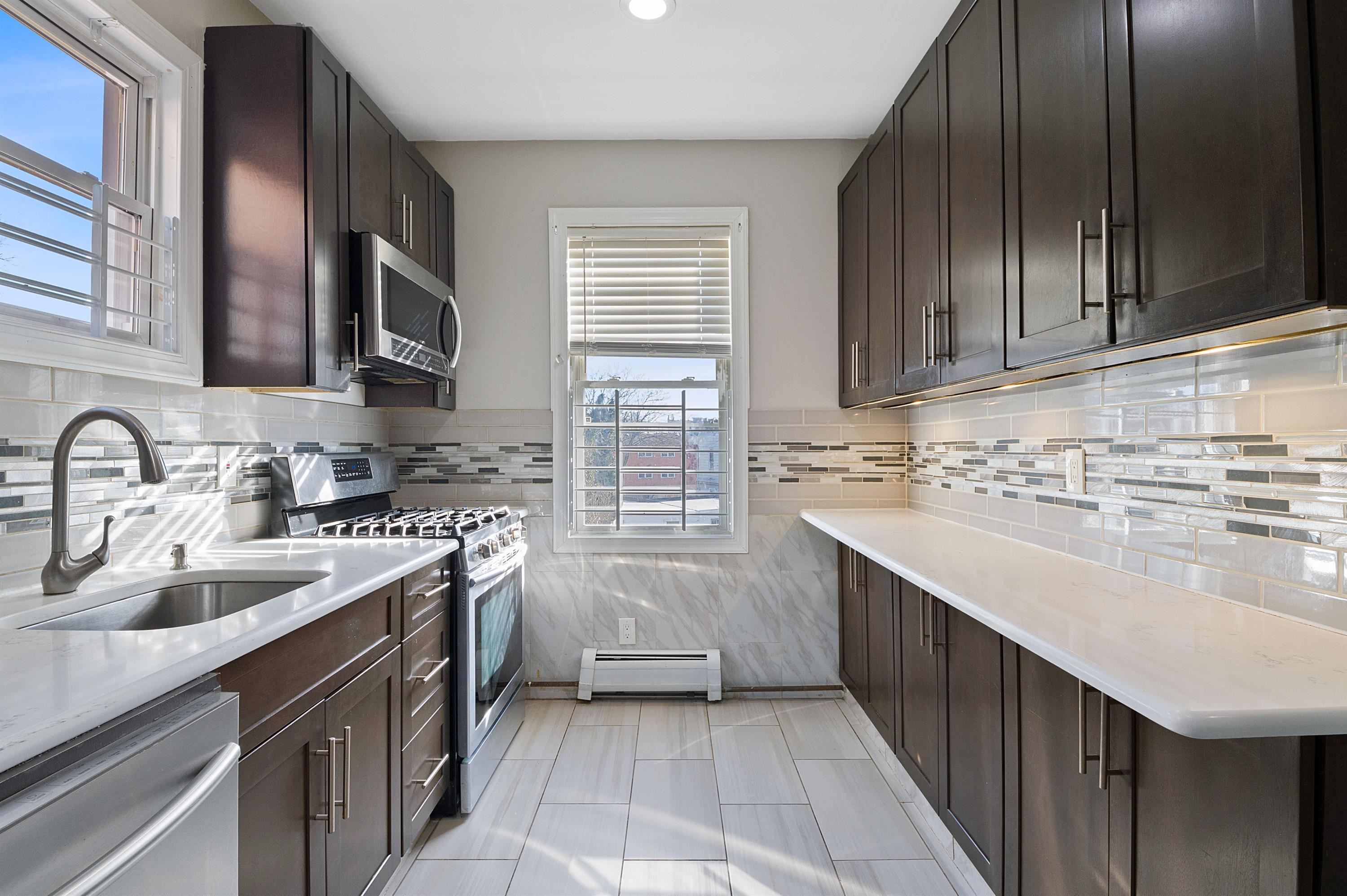 21 HOWARD PL Unit: 2