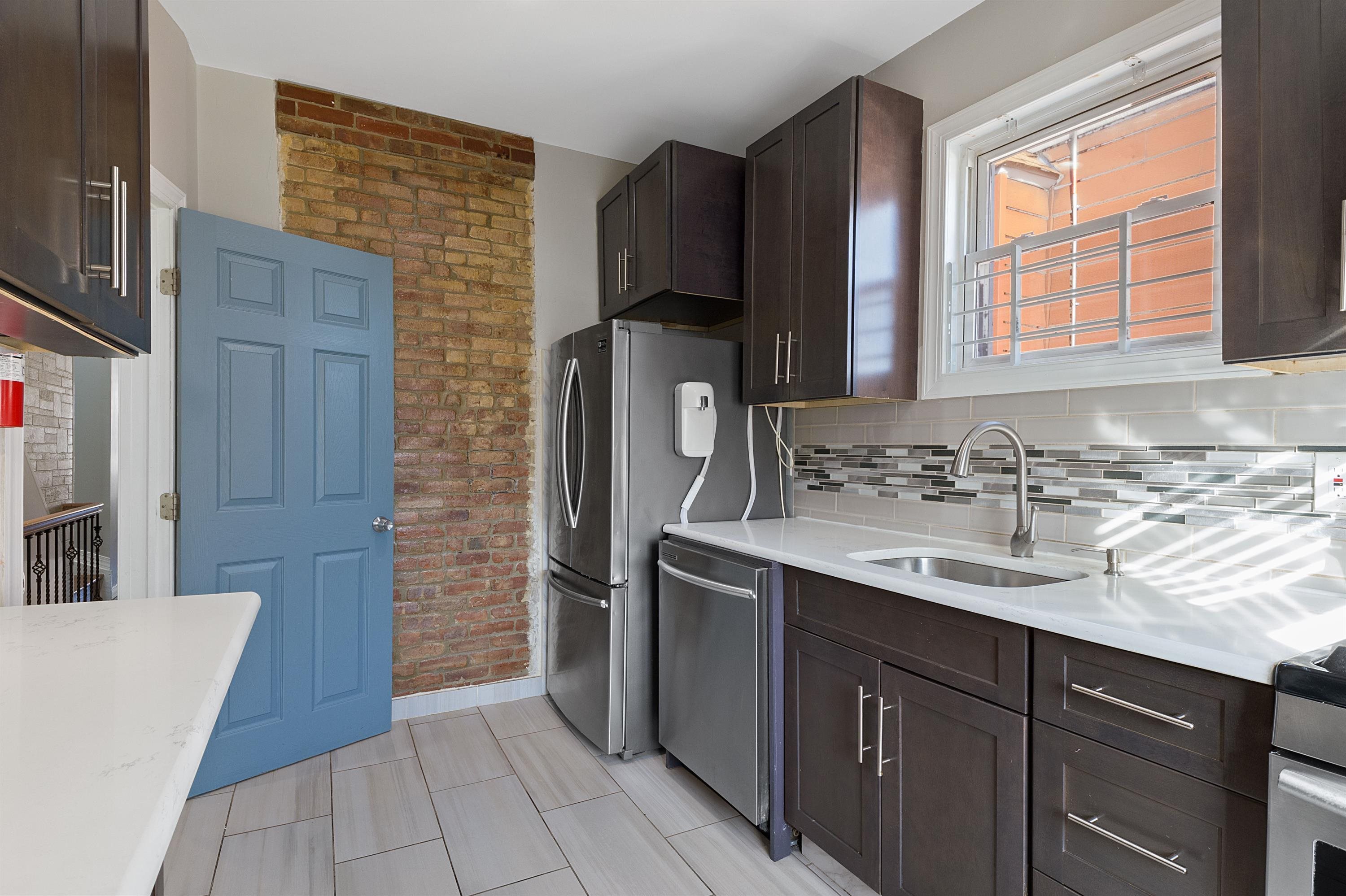 21 HOWARD PL Unit: 2