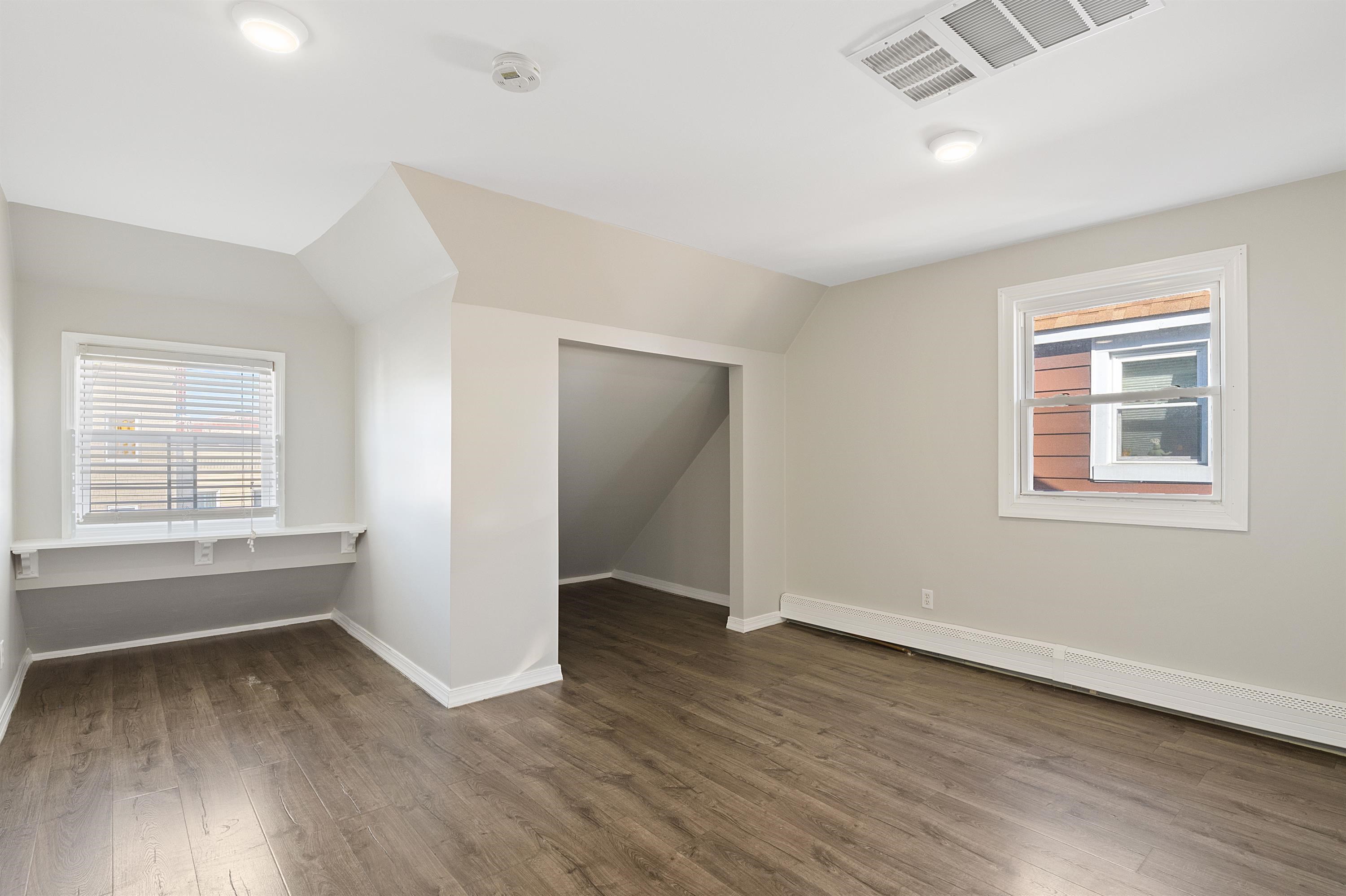 21 HOWARD PL Unit: 2