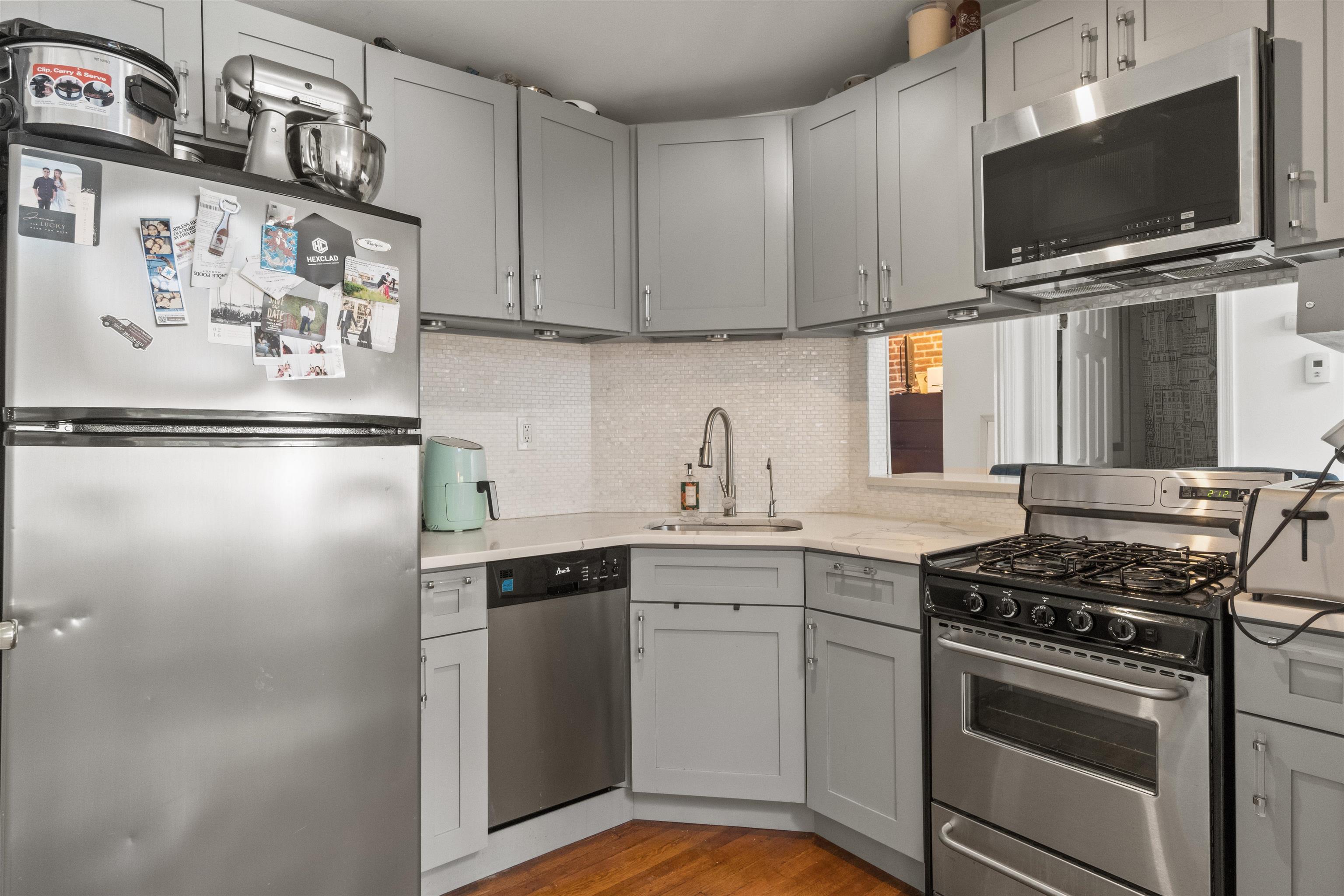 245 3RD ST Unit: 3