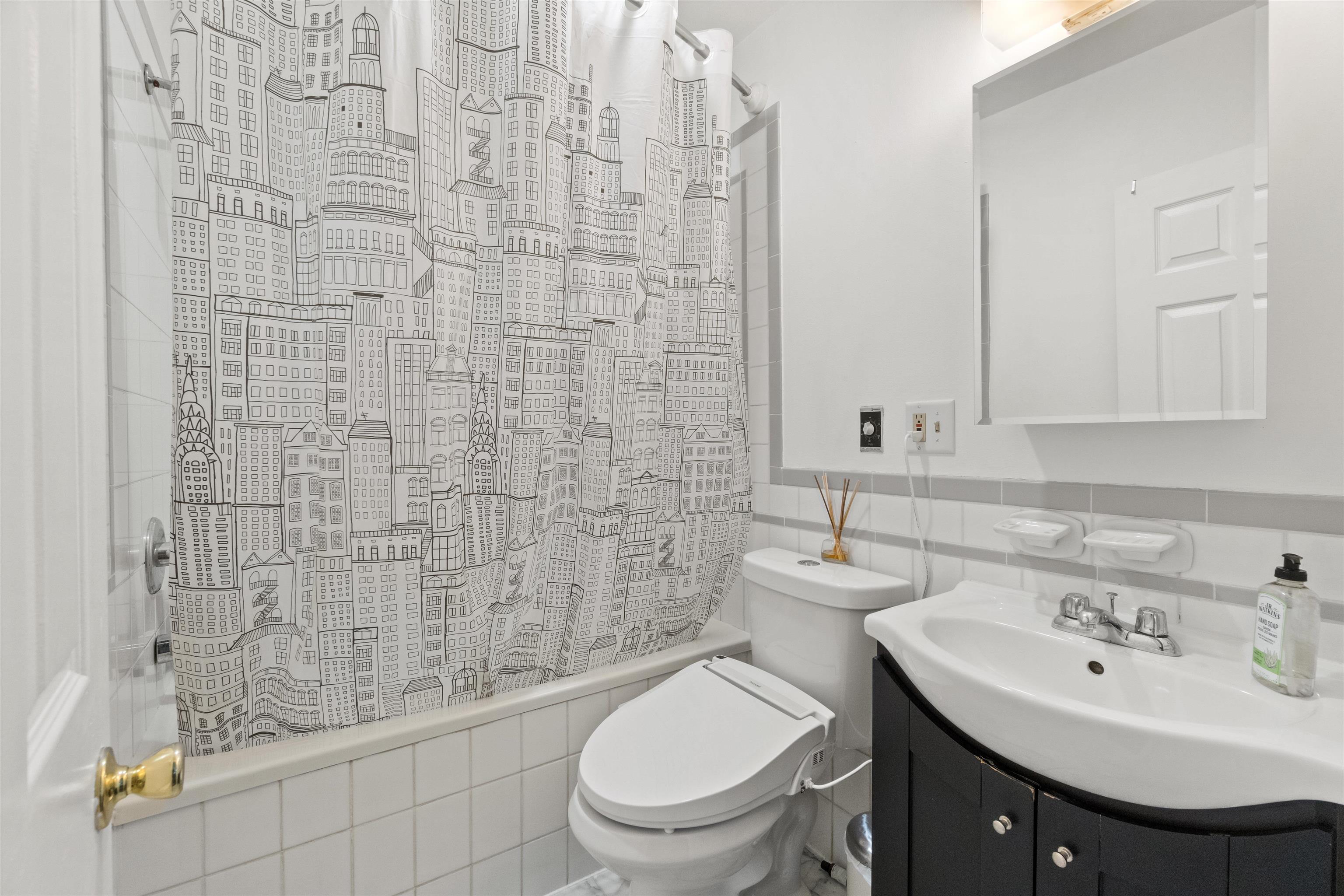 245 3RD ST Unit: 3