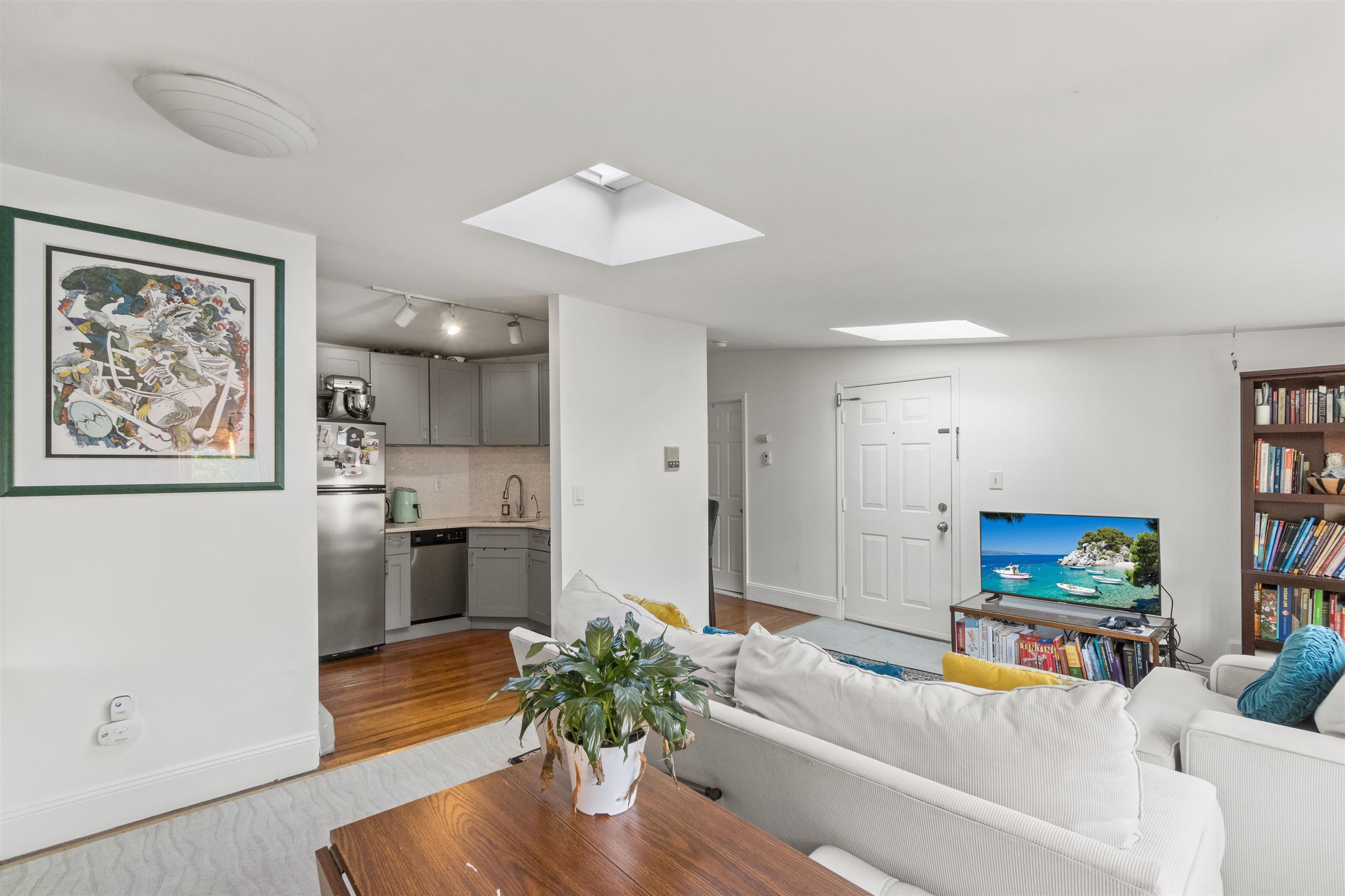 245 3RD ST Unit: 3