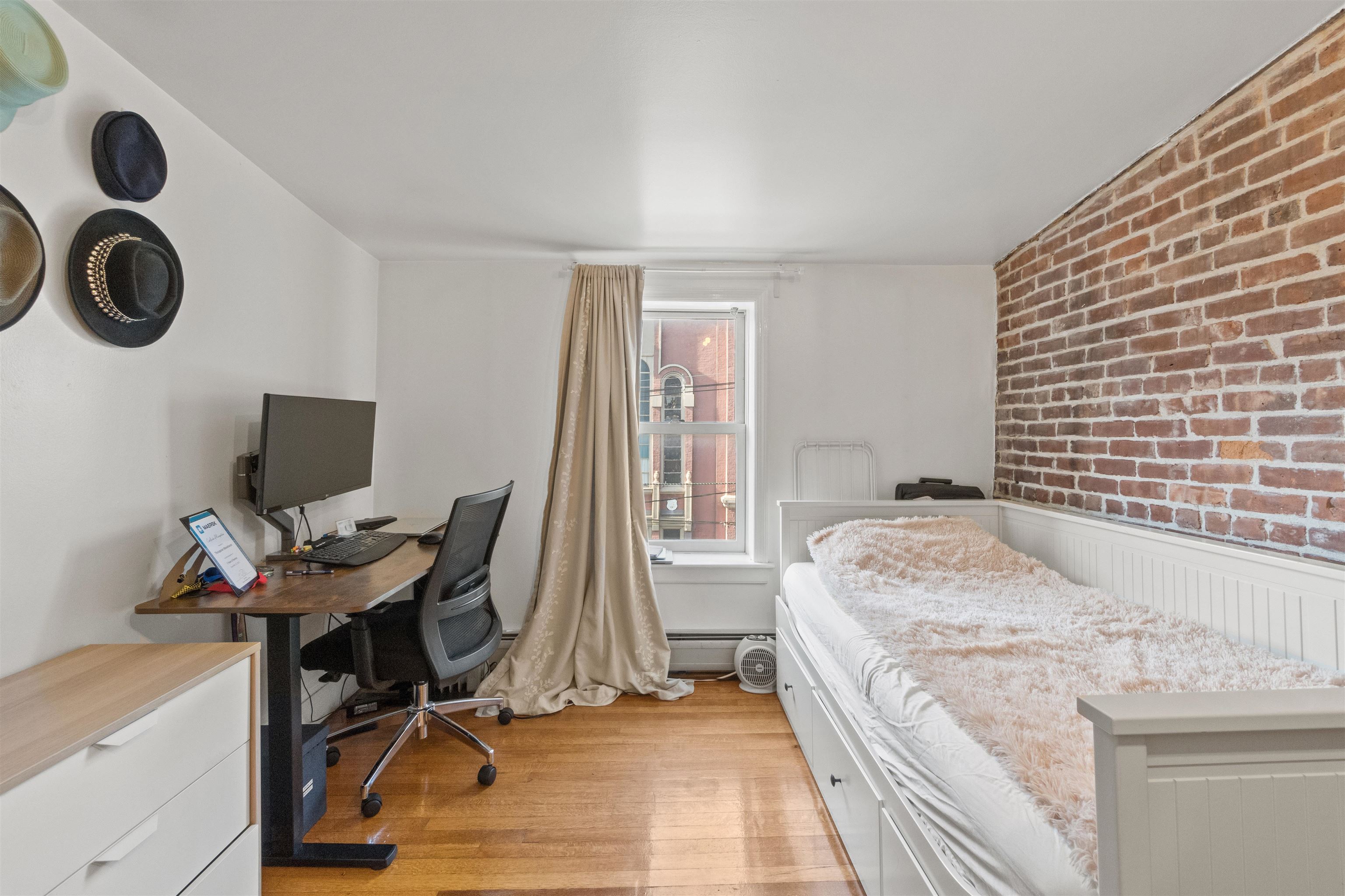 245 3RD ST Unit: 3