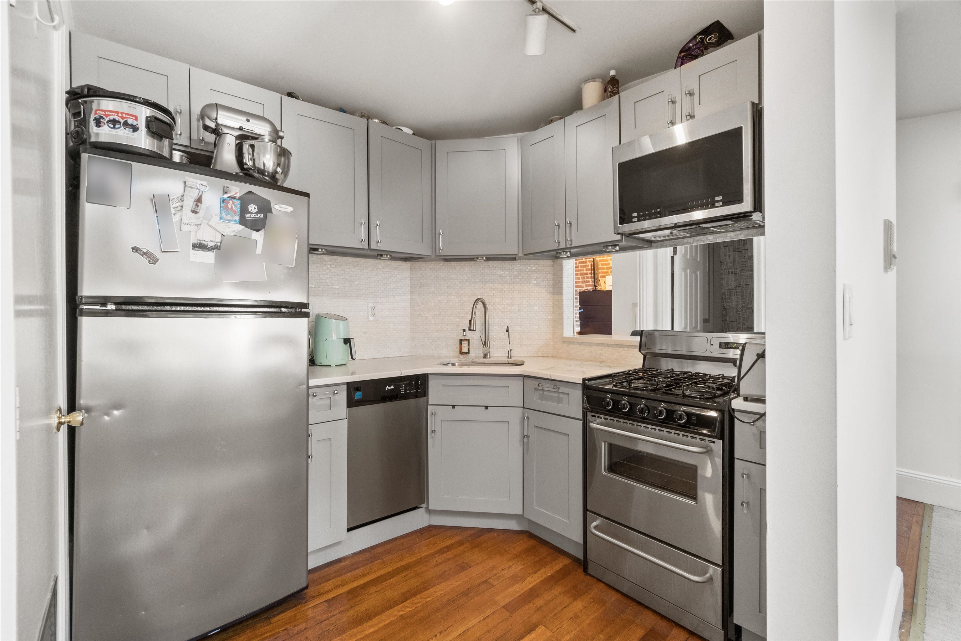 245 3RD ST Unit: 3