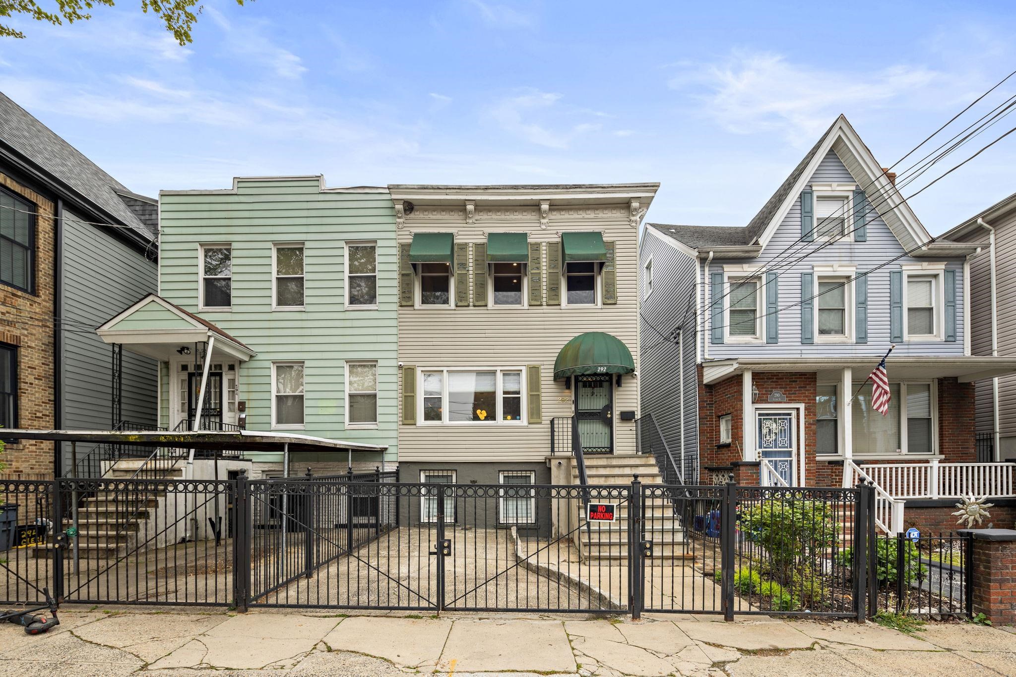 292 CLERK ST