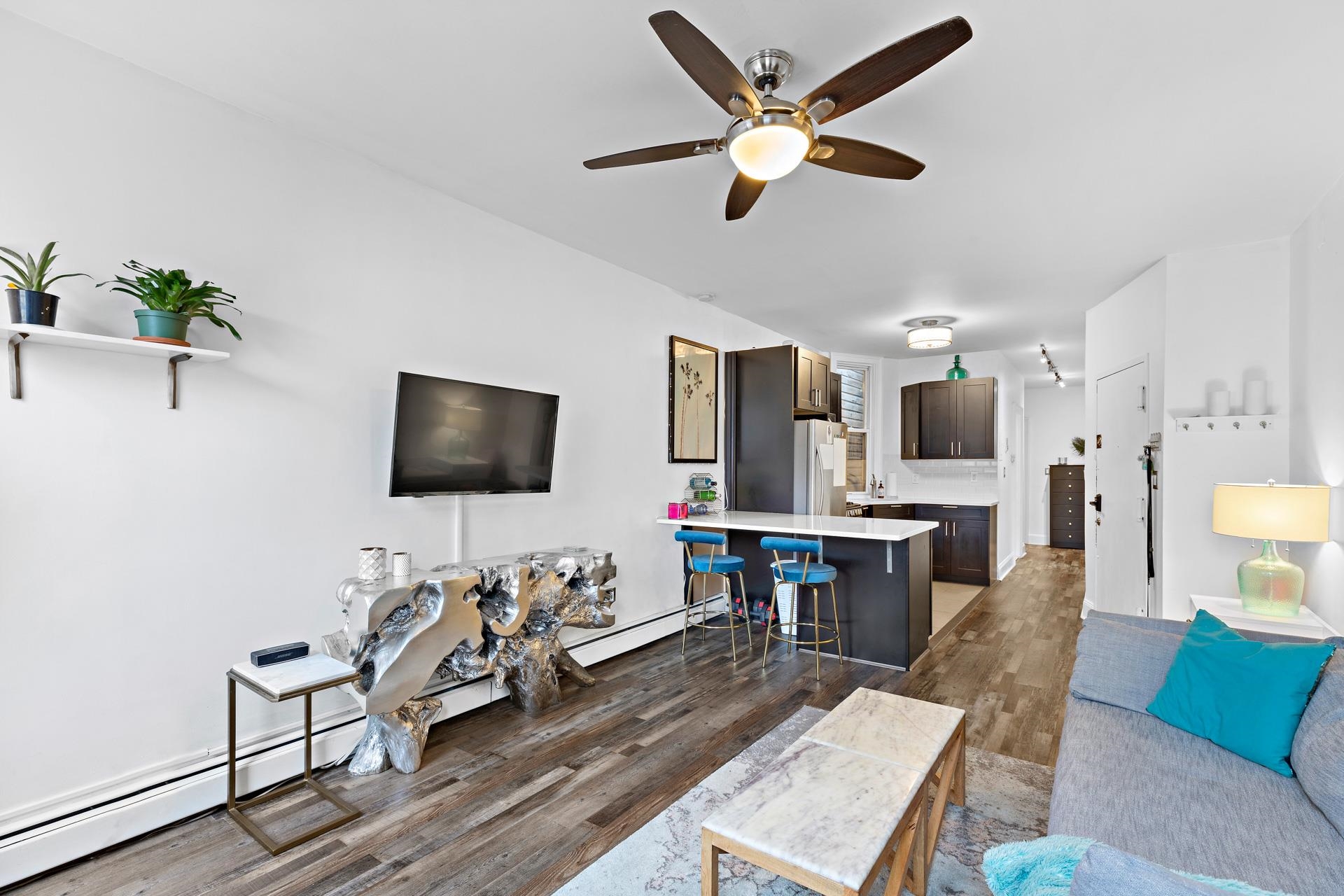155 HOPKINS AVE Unit: 3