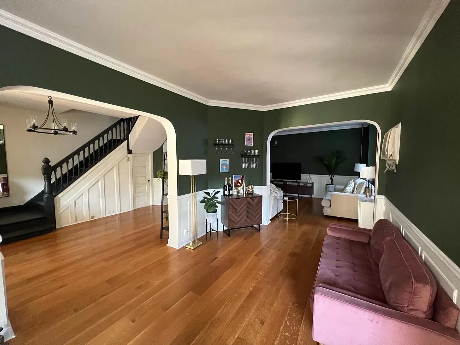 90 BENTLEY AVE
