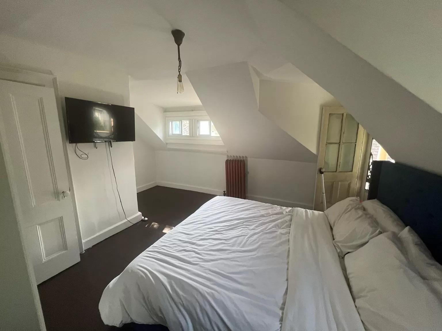 90 BENTLEY AVE