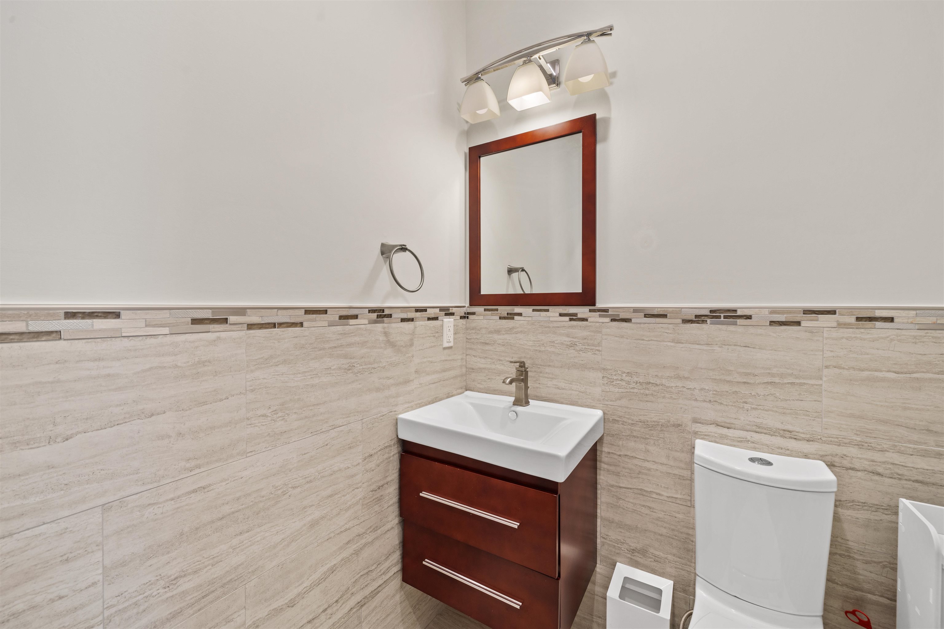 57 BEACON AVE Unit: 2