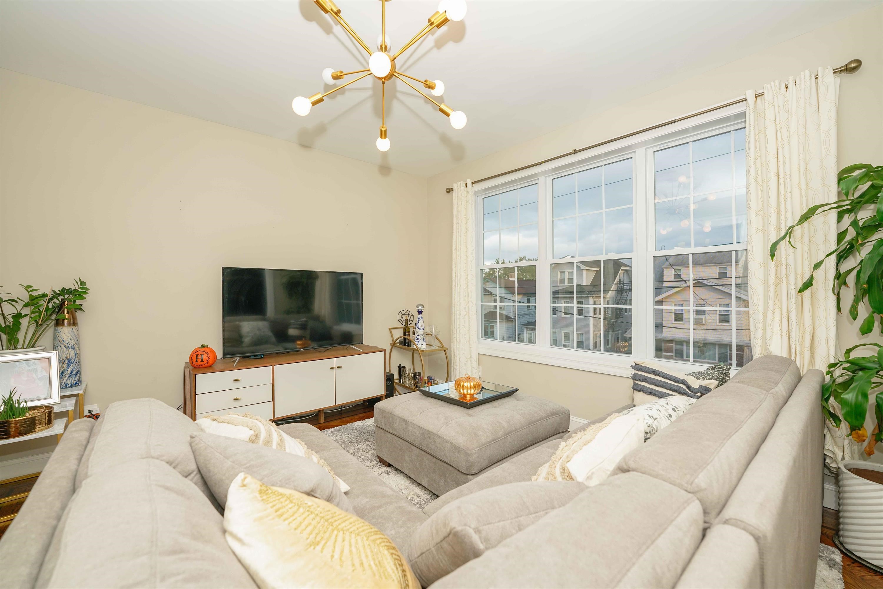 249 BEECH ST Unit: 2