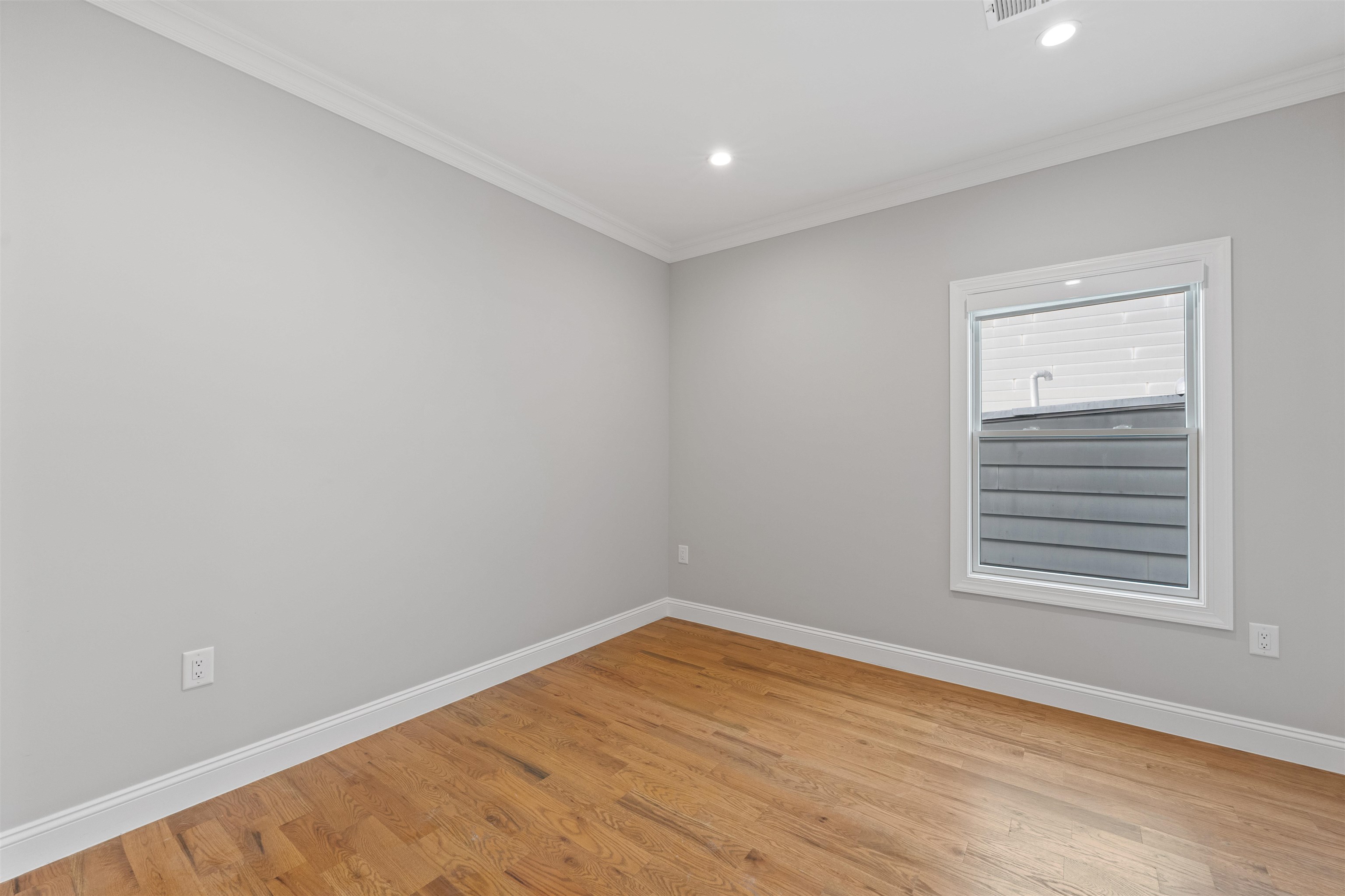 144 HANCOCK AVE Unit: 2