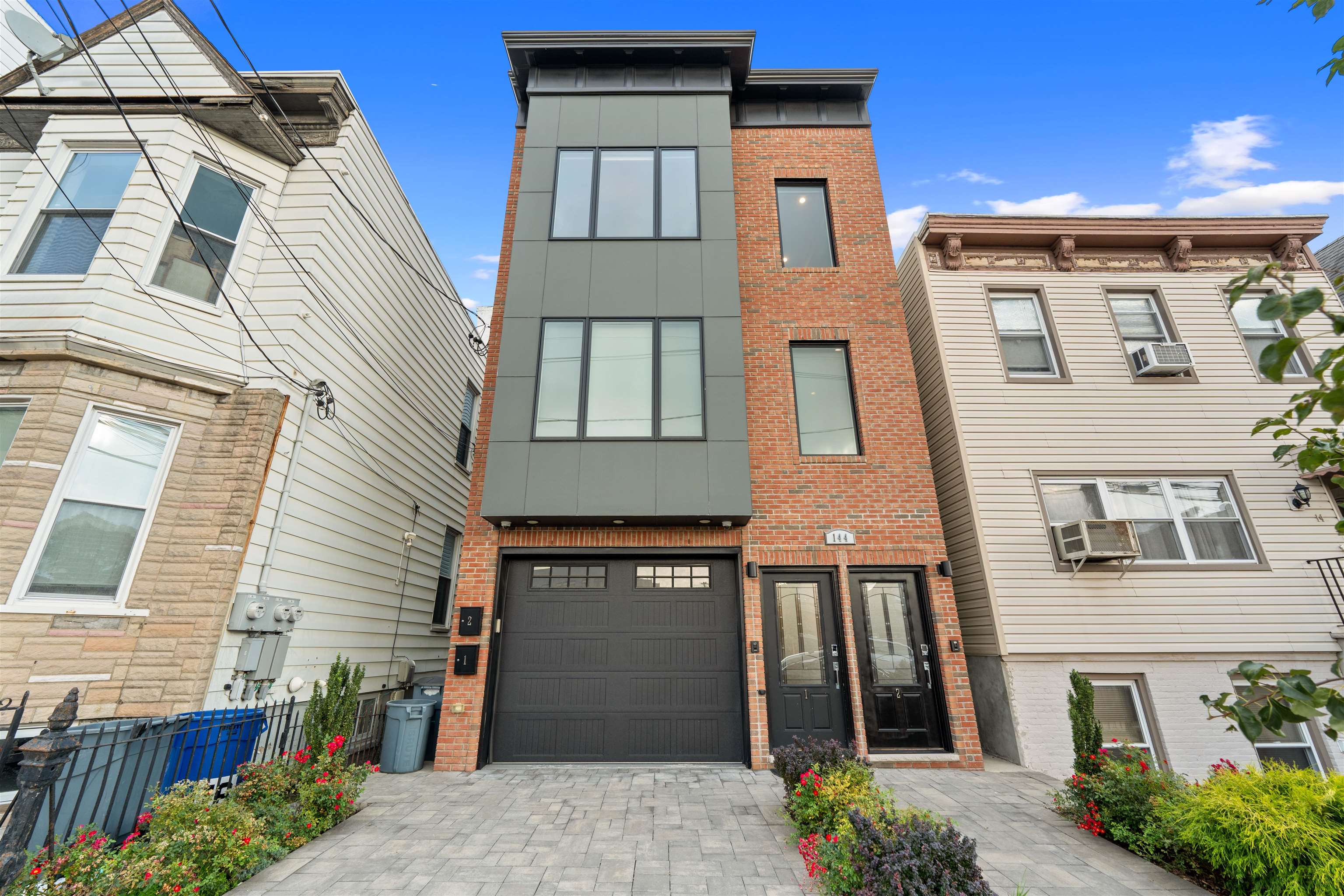 144 HANCOCK AVE Unit: 2
