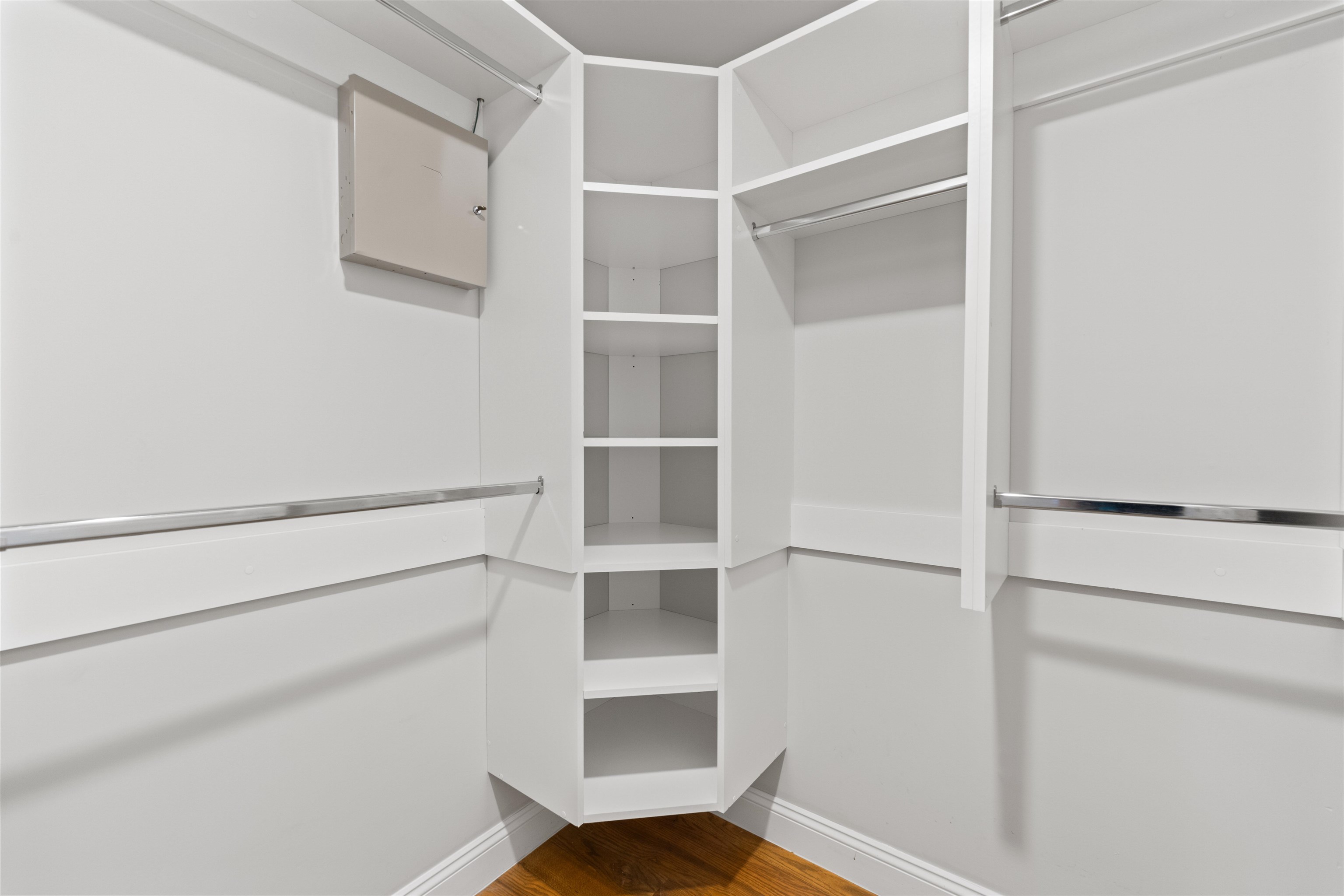 144 HANCOCK AVE Unit: 2