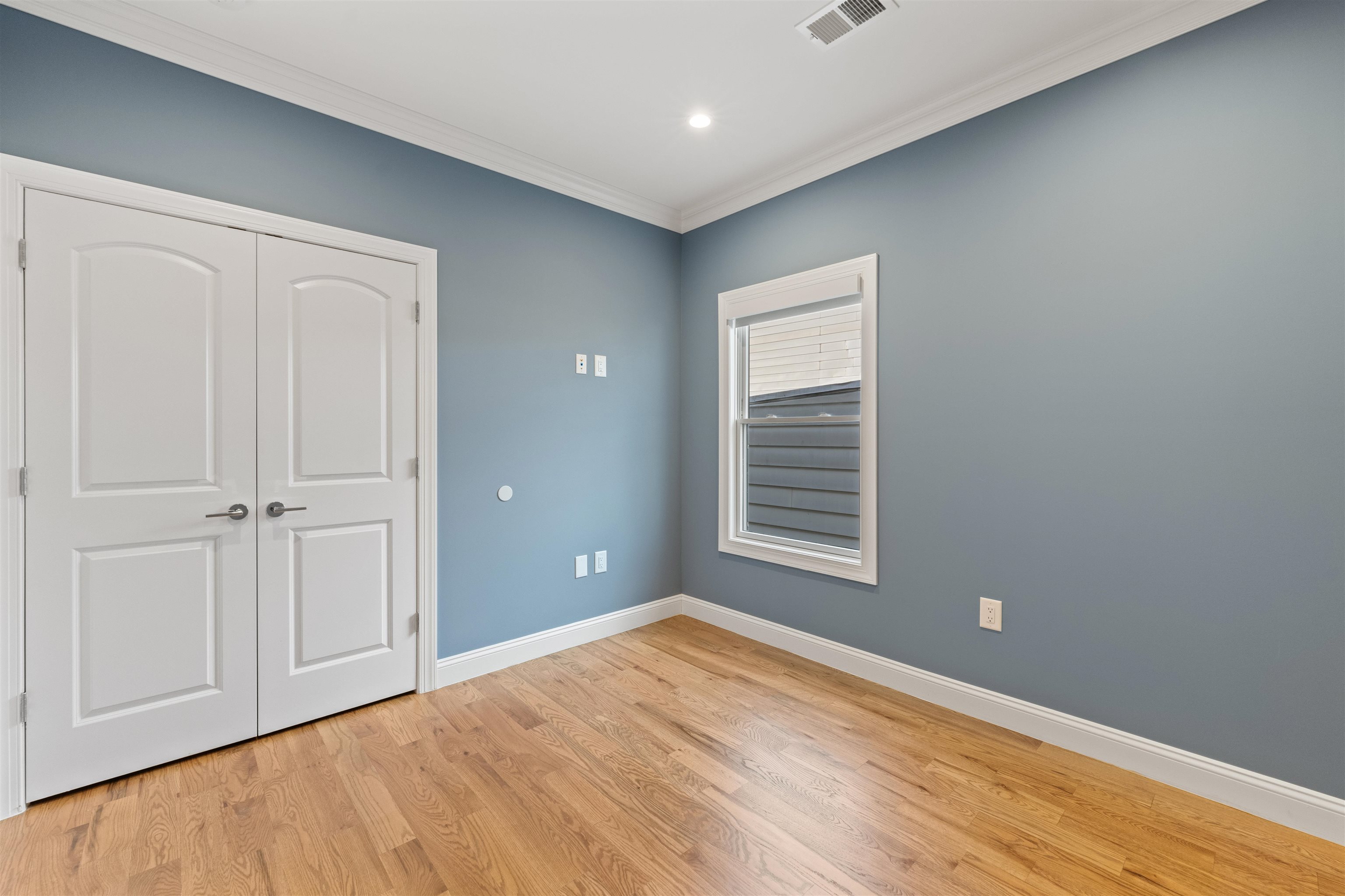 144 HANCOCK AVE Unit: 2