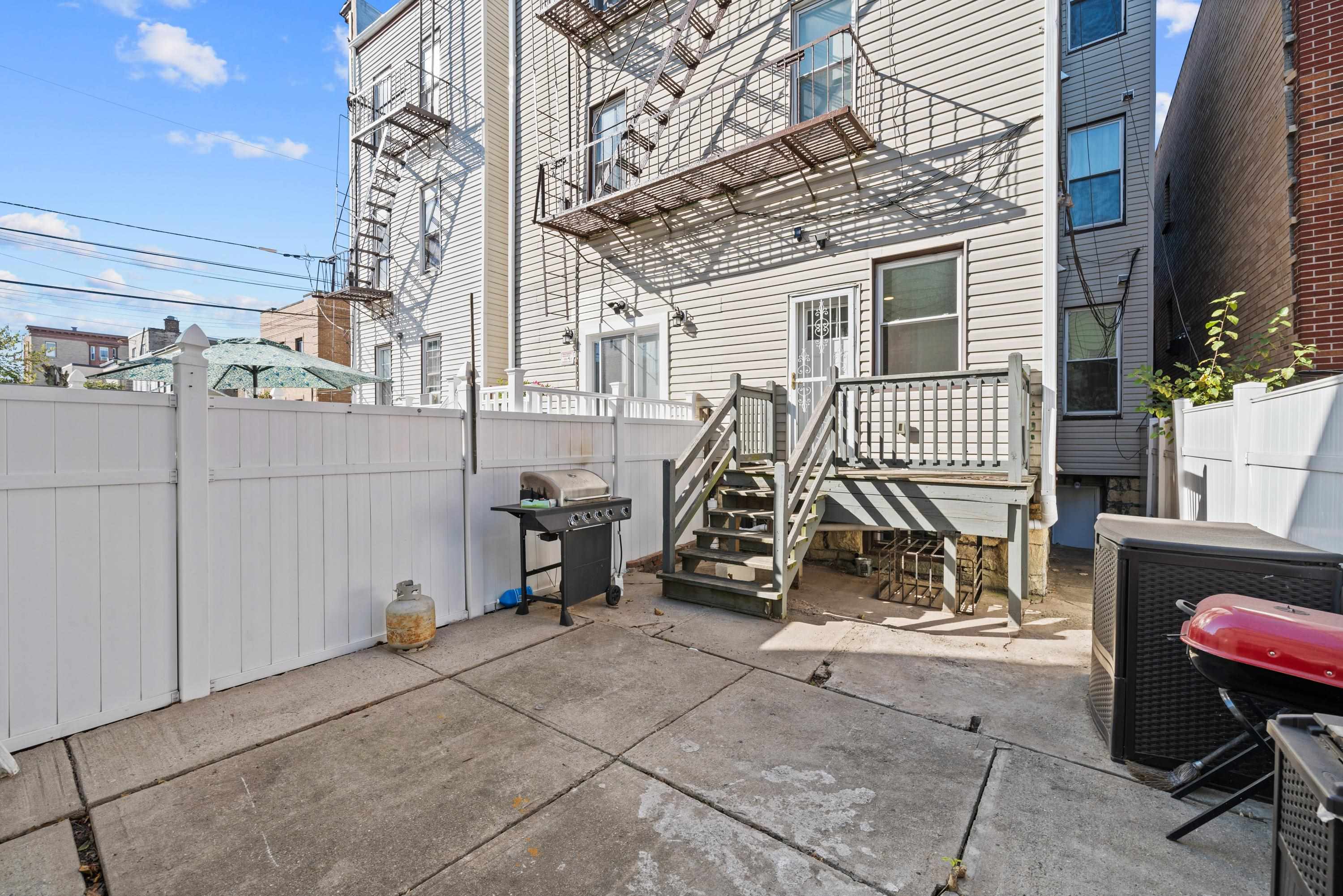 2604 NEW YORK AVE Unit: 1