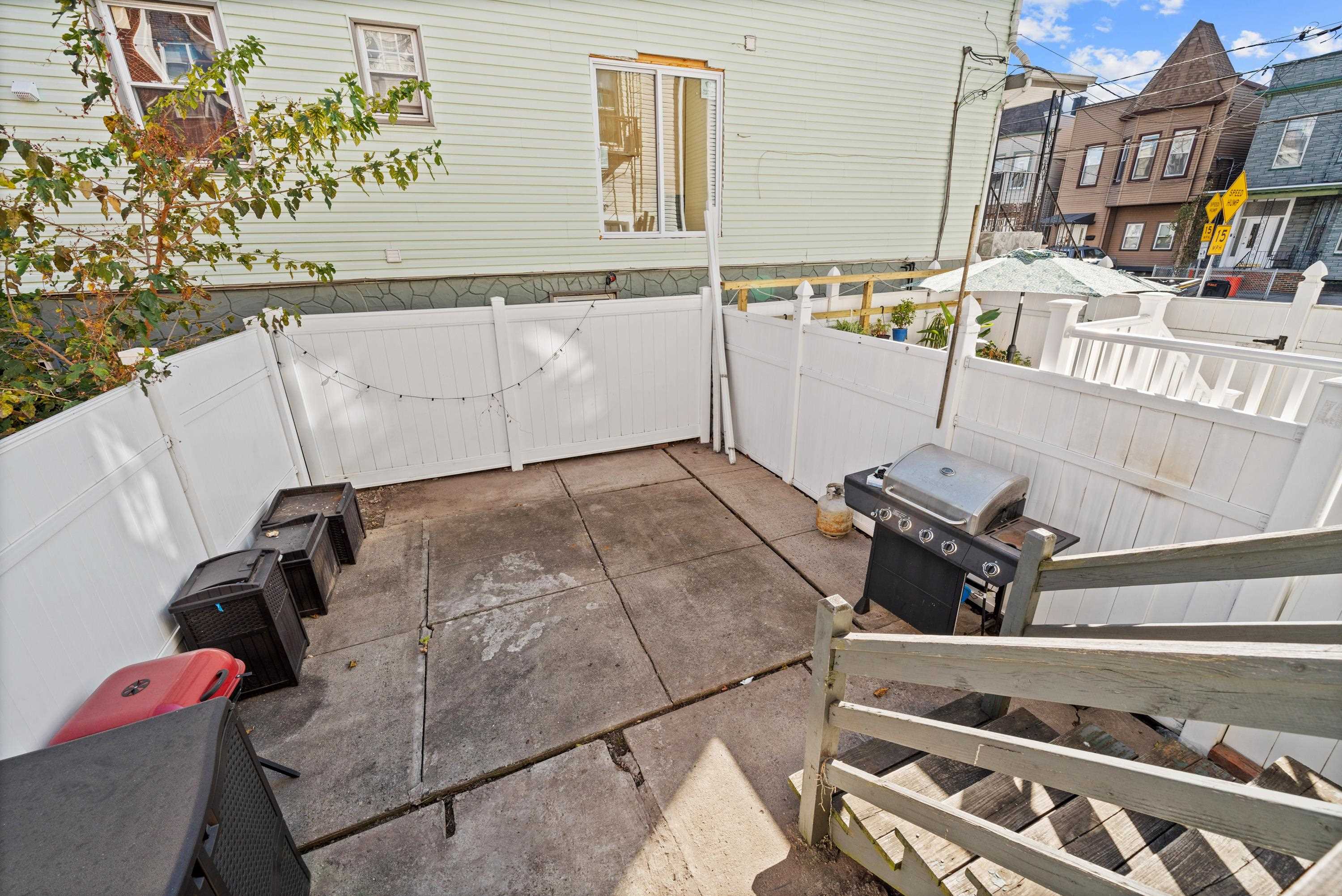 2604 NEW YORK AVE Unit: 1
